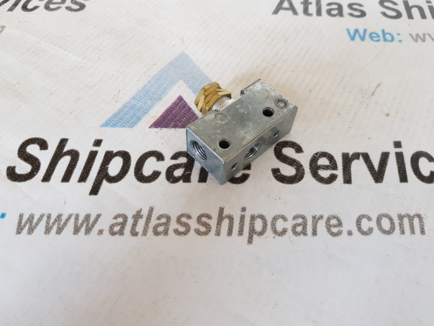 ARO 213-C MANUAL AIR CONTROL VALVE 3-WAY H126