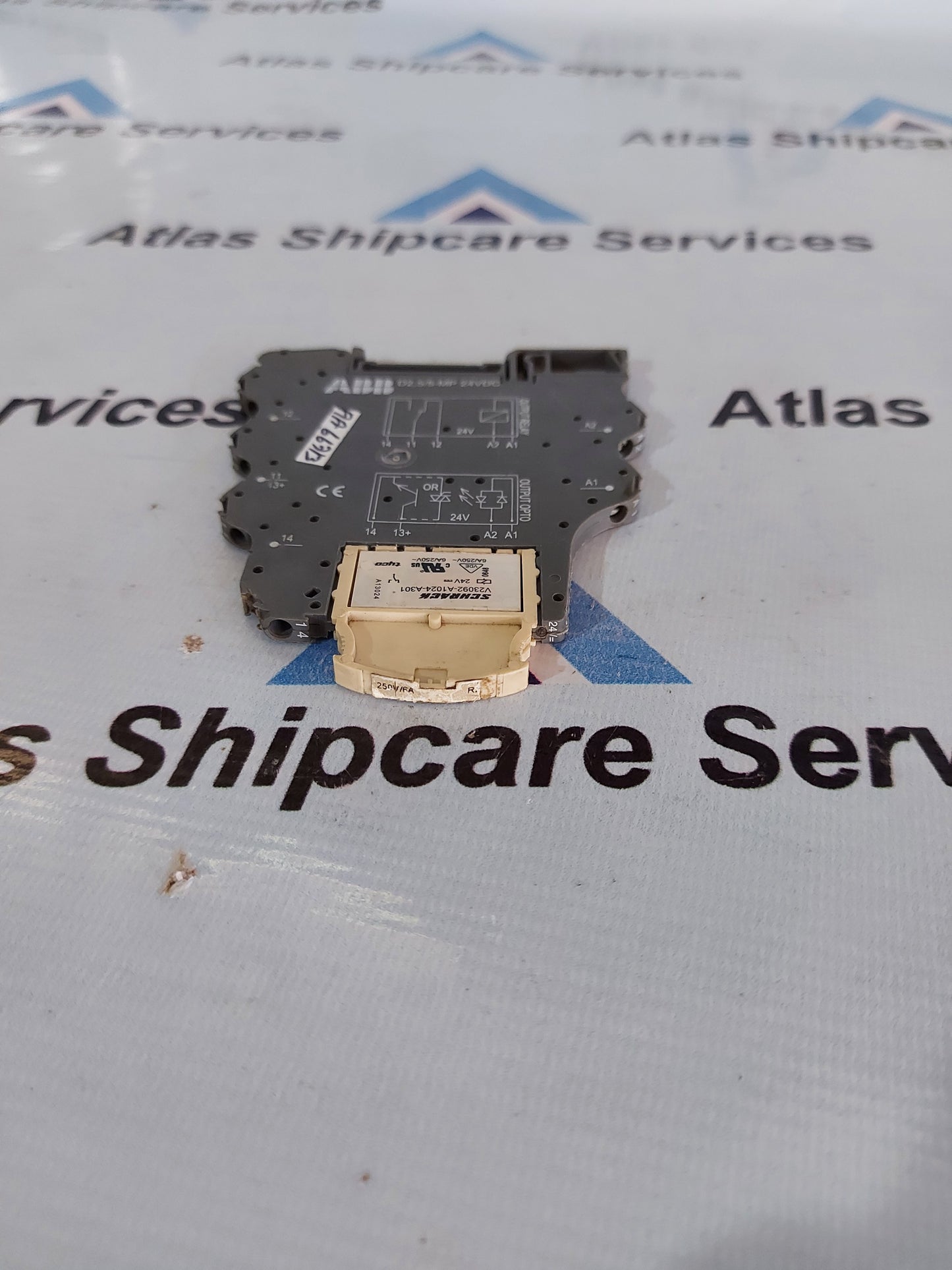 ABB 1SNA607201R1300 D2.5/5-R121L-24VDC RELAY BLOCK 24VDC