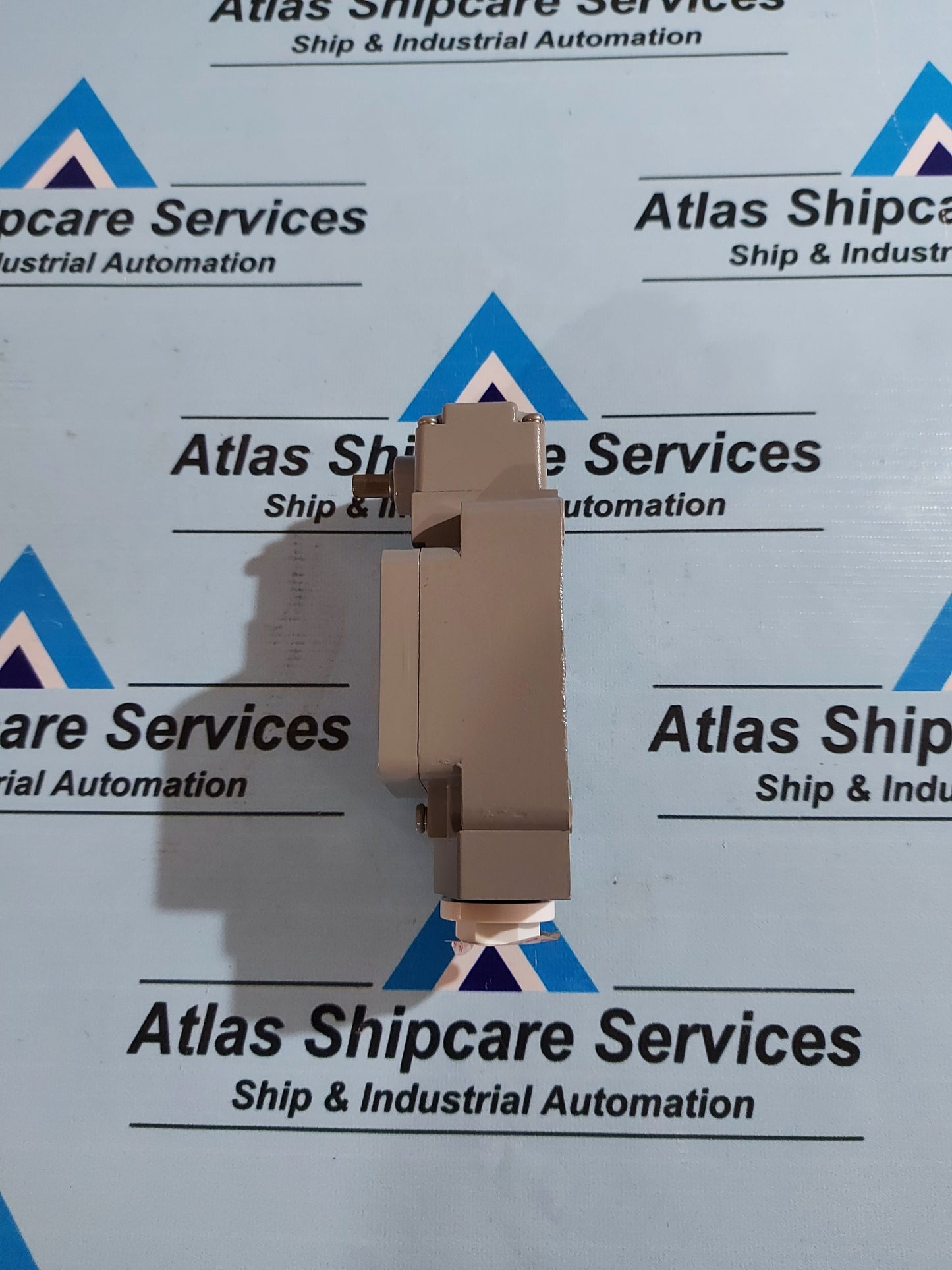 AZBIL CORPORATION 1LX7003 1504PF VERICAL EXPLOSION-PROOF SWITCH