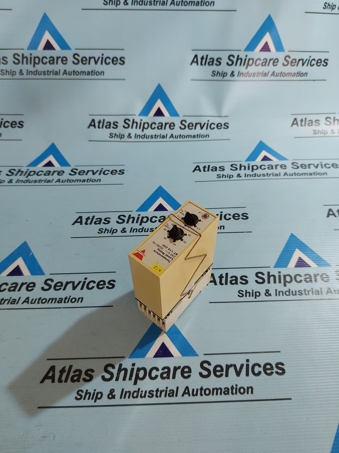 CARLO GAVAZZI ST 115 230 TEMPERATURE LEVEL RELAY