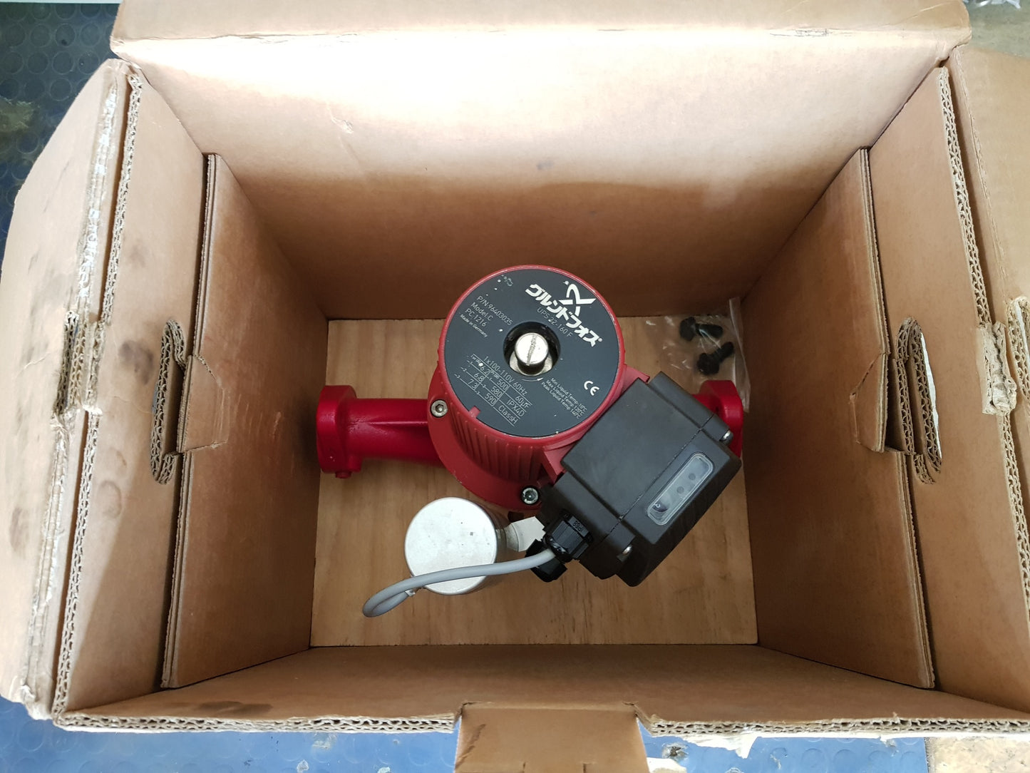 GRUNDFOS UPS 32-160 F SPEED CIRCULATOR PUMP