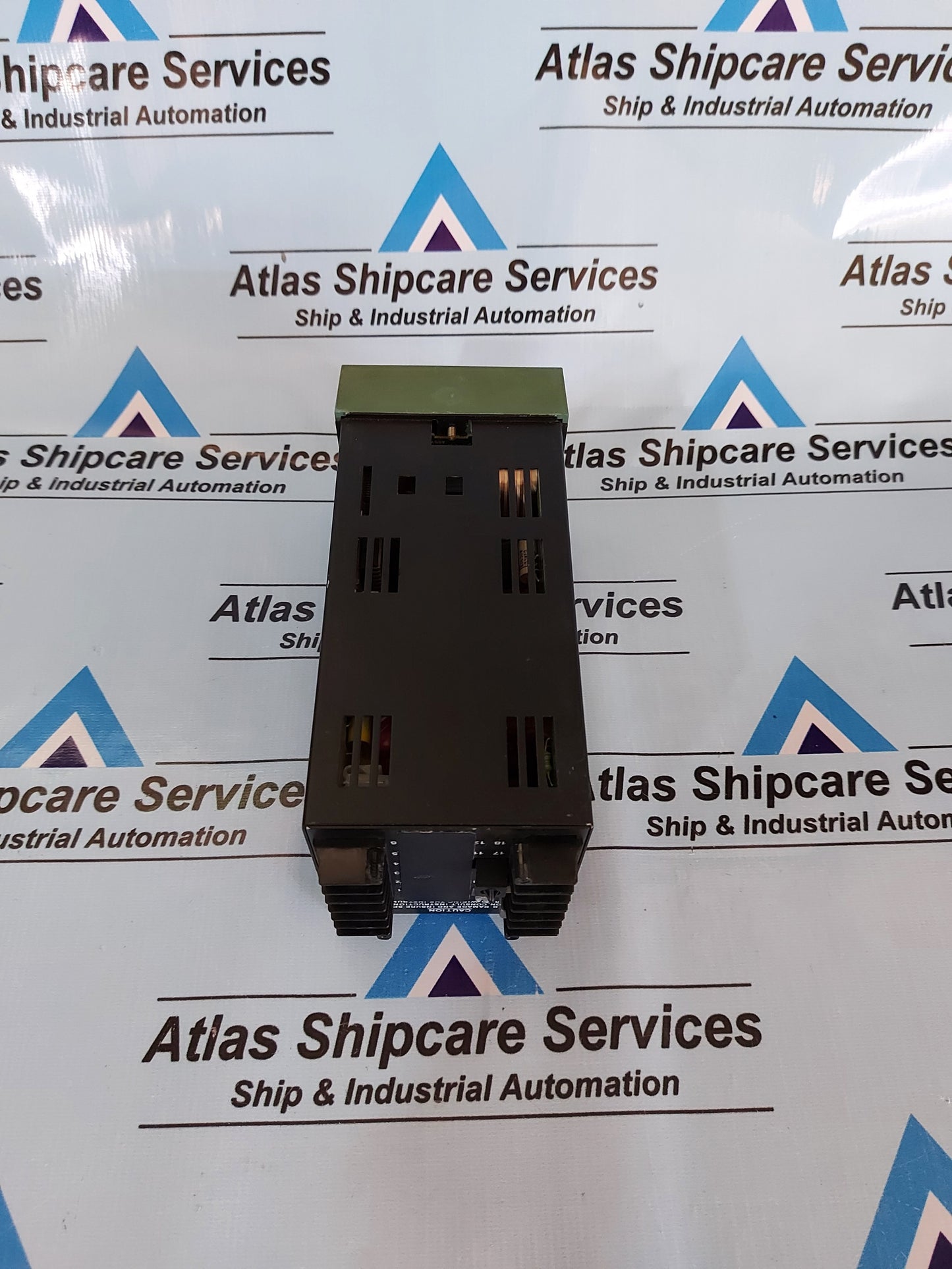 HONEYWELL DC3002-0-000-2-00-0111 TEMPERATURE CONTROLLER