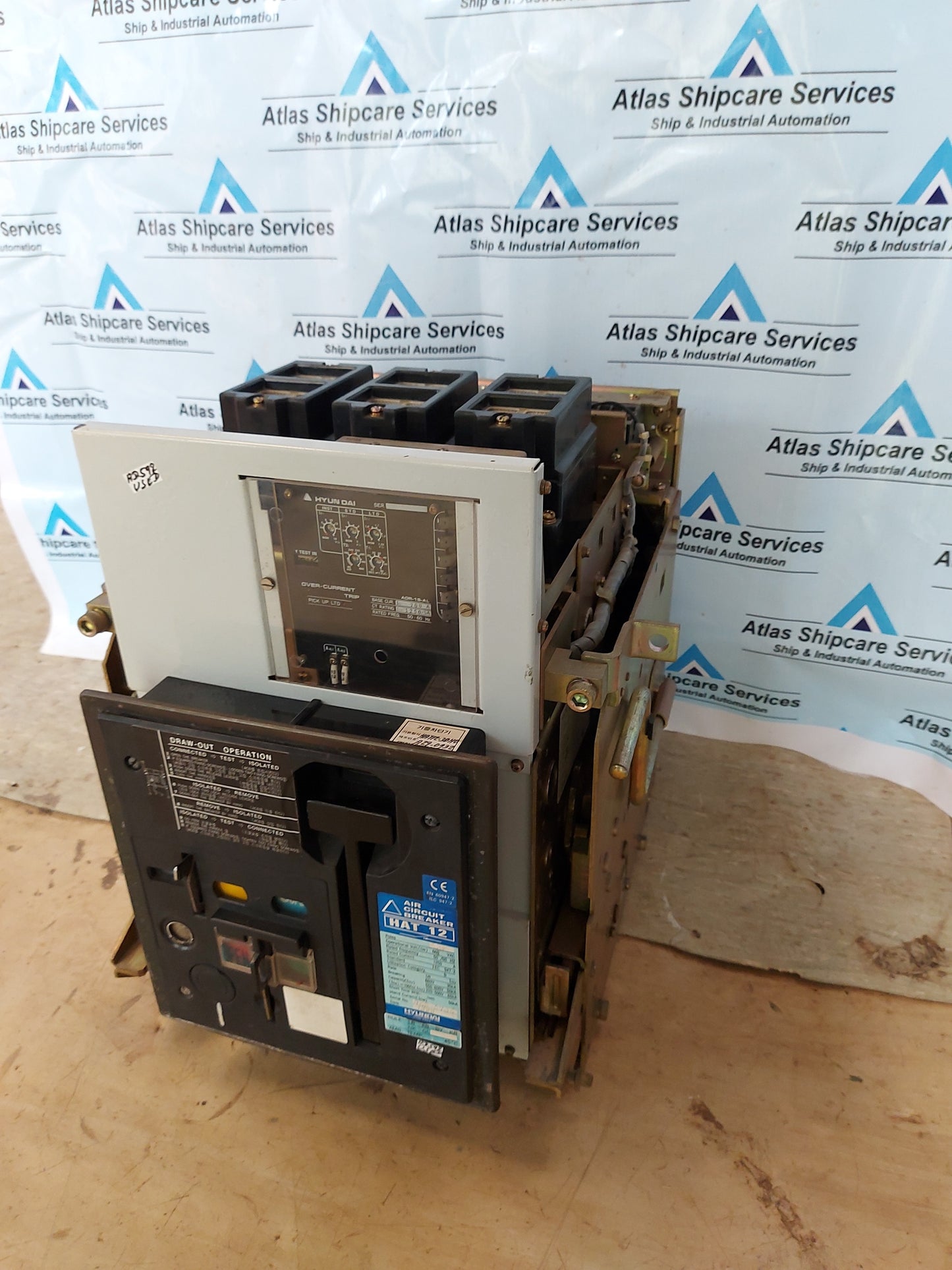 HYUNDAI HAT 12 3 POLE AIR CIRCUIT BREAKER