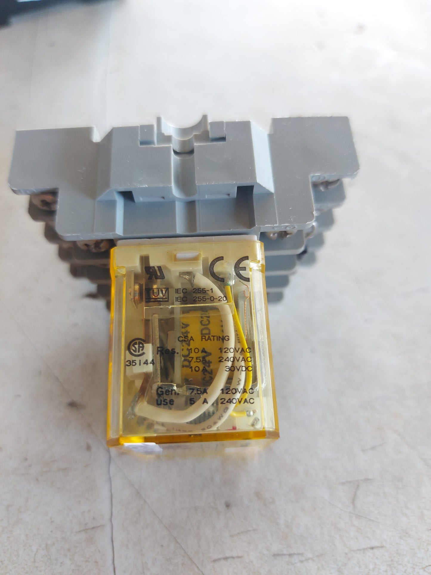 Idec RH4B-UL General Purpose Relay