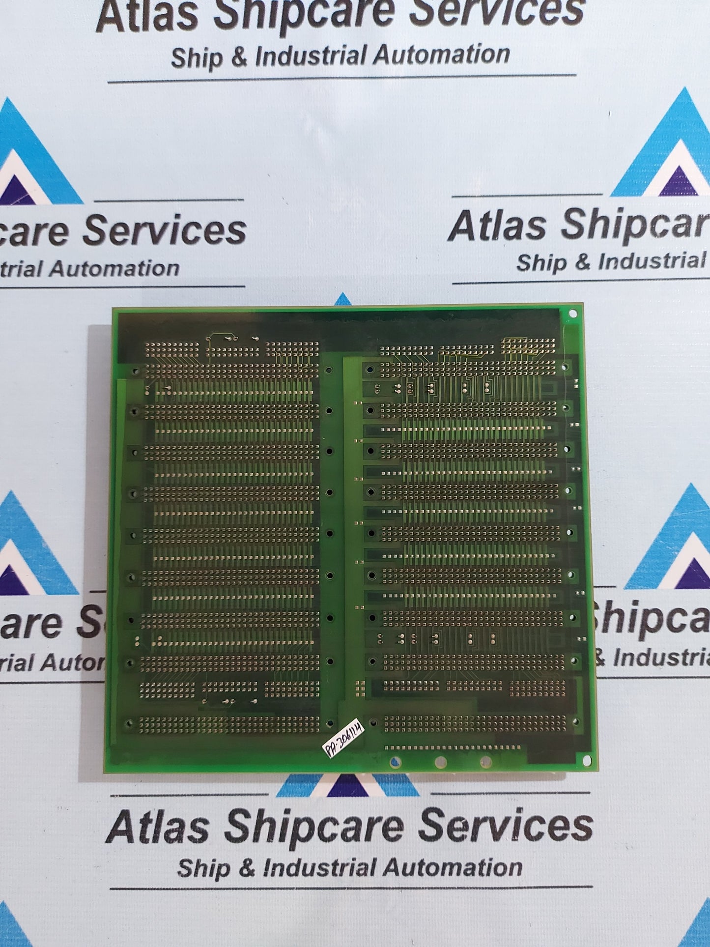 NACHI UM835 RT-A 9-SLOT BACKPLANE I/O RACK BOARD