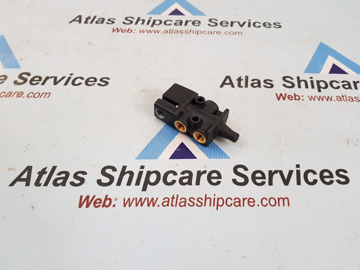 Norgren 03040102 3/2-Way Air Pilot Operated Pneumatic Directional Valve H473