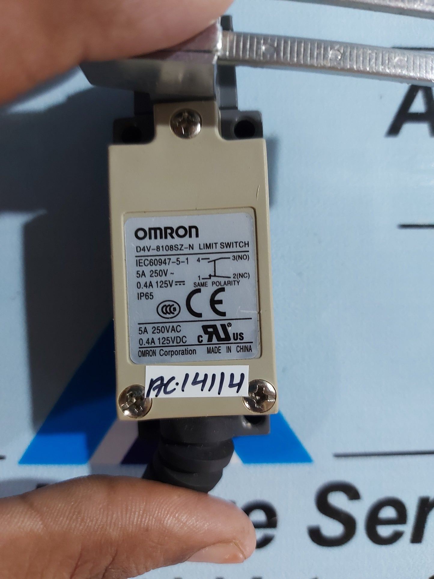 OMRON D4V-8108SZ-N LIMIT SWITCH