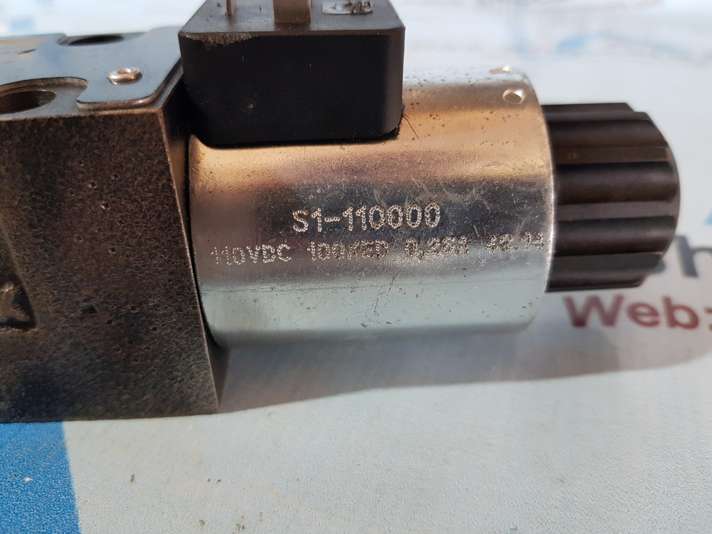 PARKER 4D01 3751 0902 C1GAD DIRECTION CONTROL VALVE H329