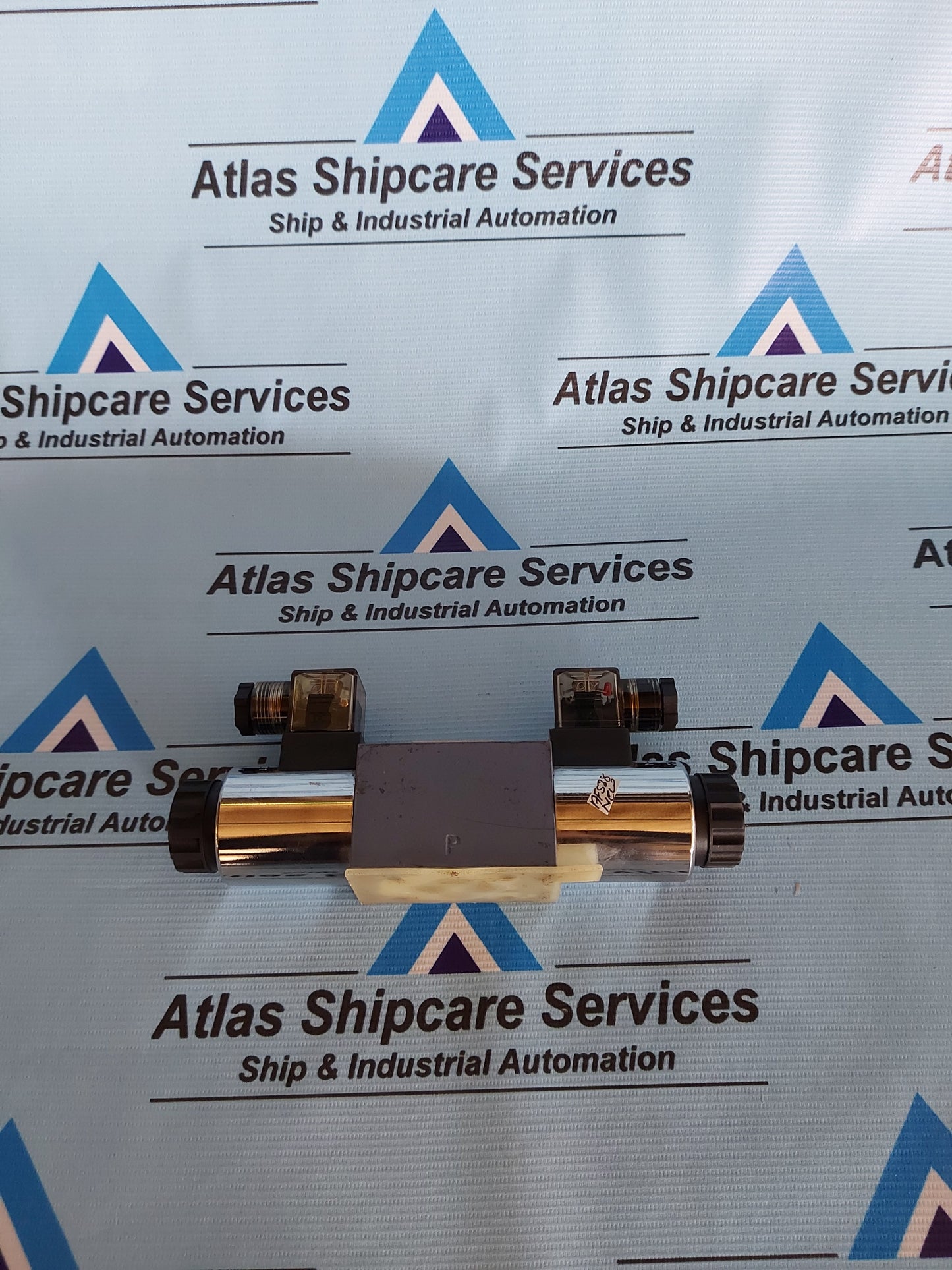 PONAR WADOWICE 4WE6 E 32/G24NZ4L HYDRAULIC SOLENOID VALVE