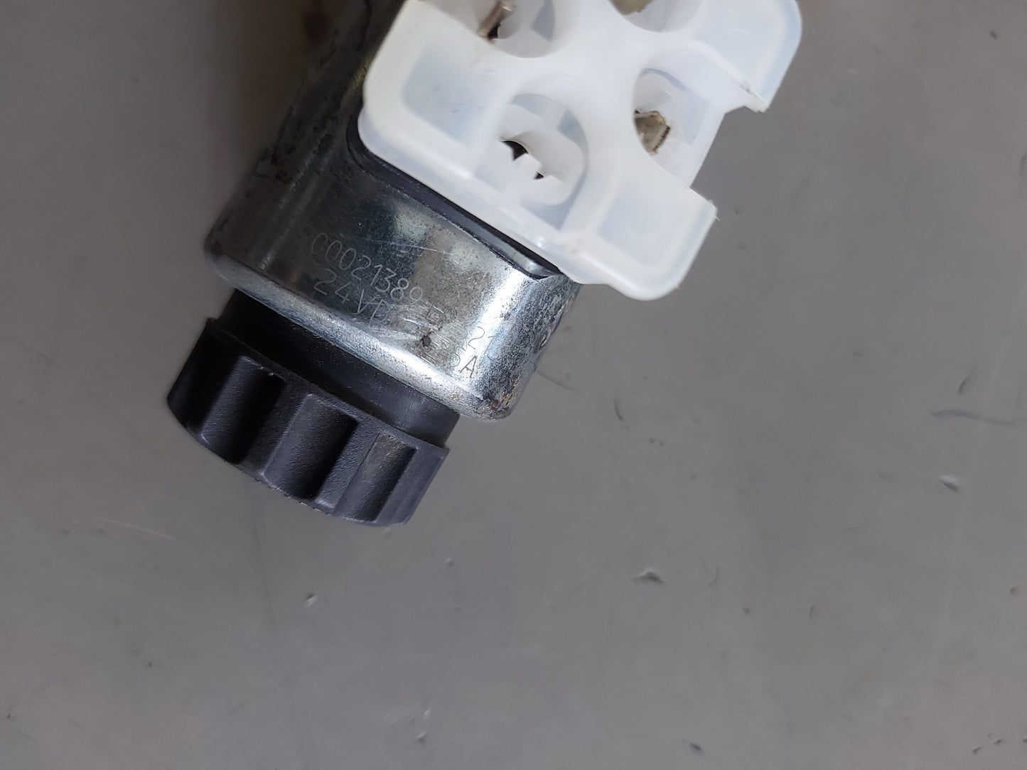 REXROTH 4WE 6 D62/EG24N9K4 DIRECTIONAL CONTROL VALVE