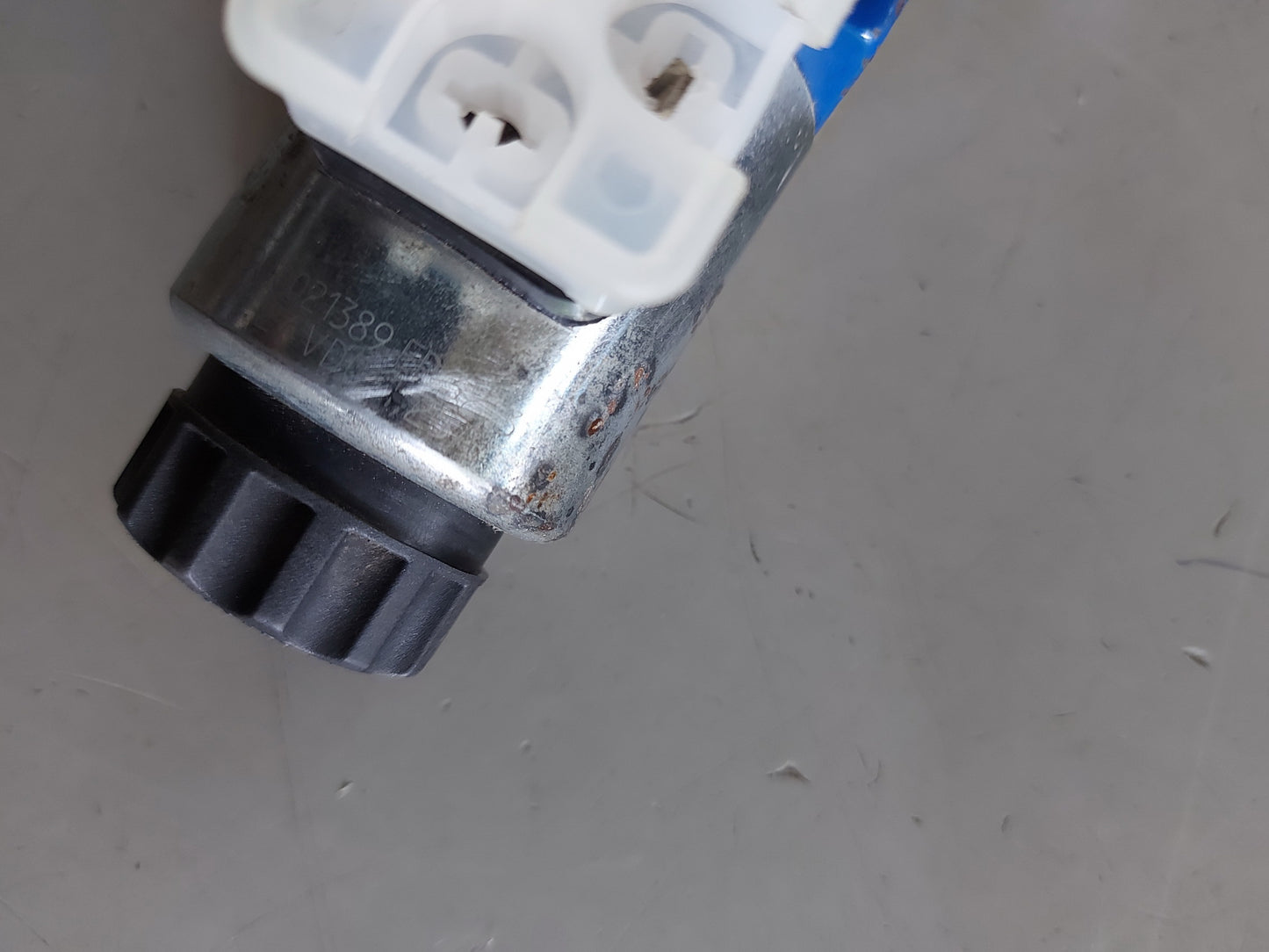REXROTH 4WE 6 D62/EG24N9K4 DIRECTIONAL CONTROL VALVE