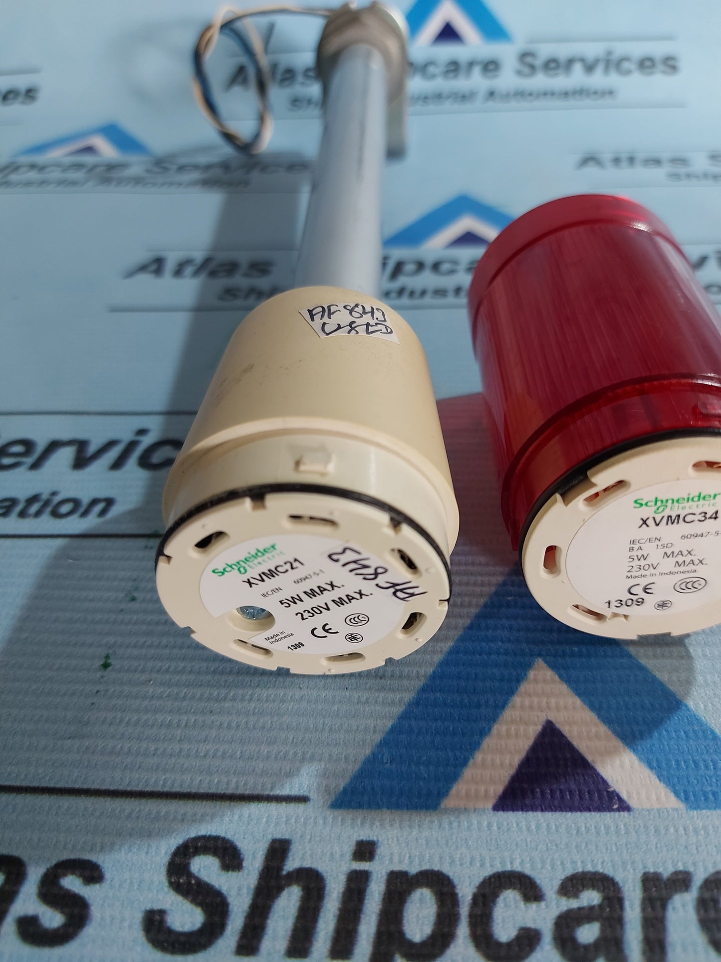 SCHNEIDER XVMC33-XVMC34 INDICATOR BANK WITH BUZZER +2 ILLUMINATED UNITS