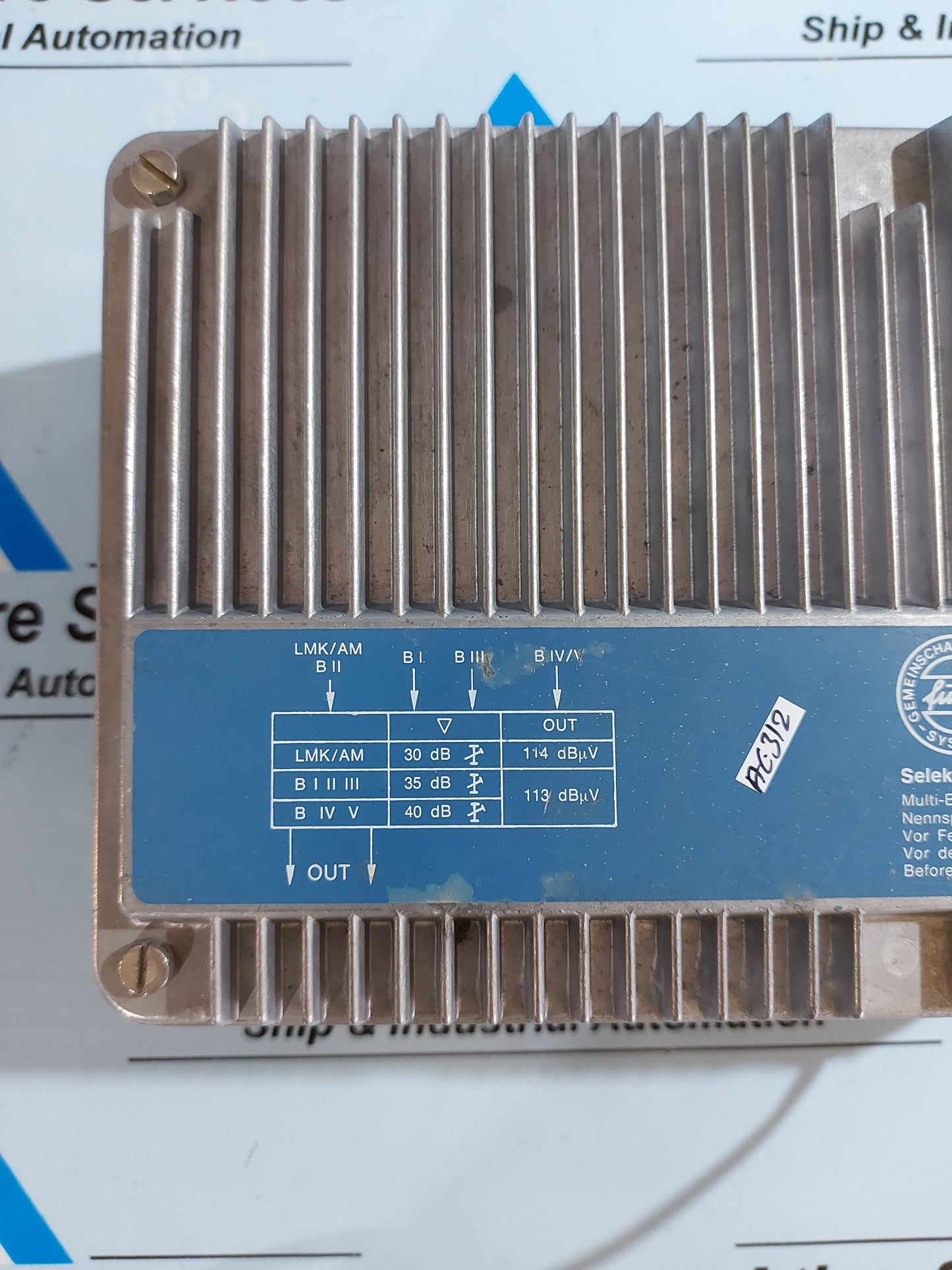 SELEKTIVER MEHRBEREICHS VSN 604 MULTI-BAND AMPLIFIER