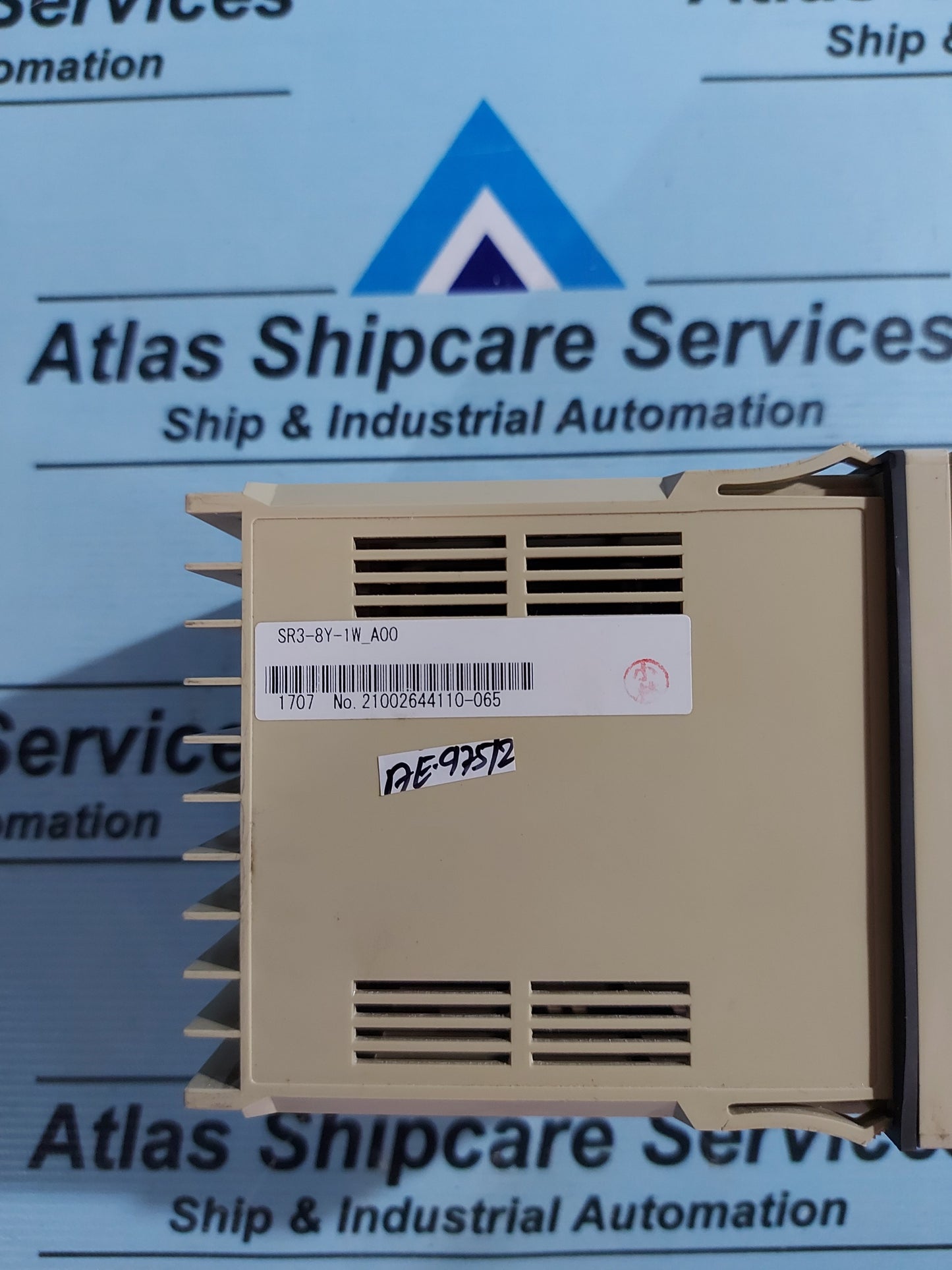SHIMADEN SR3-8Y-1W-A00 TEMPRATURE CONTROLLER