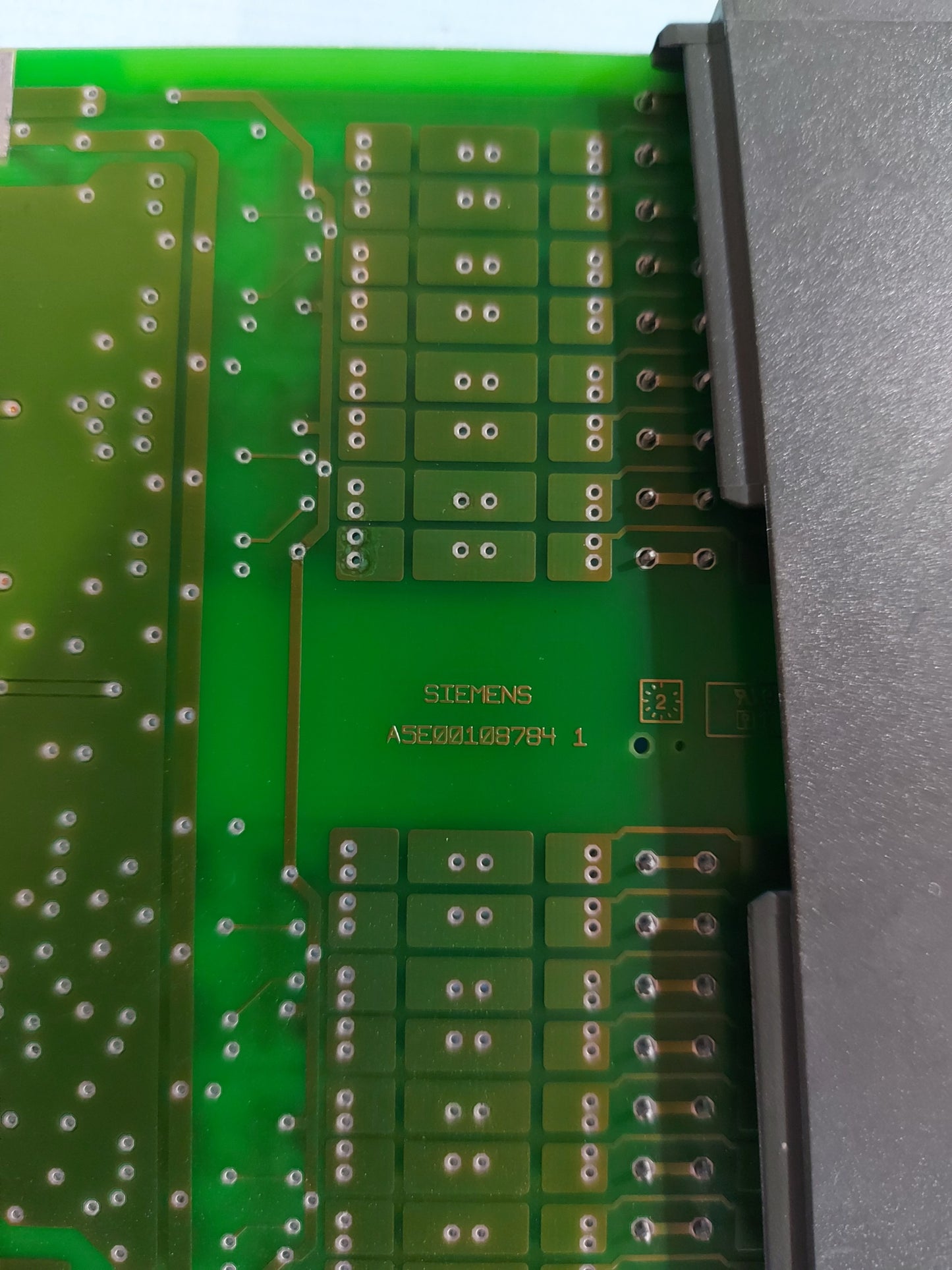 SIEMENS 6ES7321-1BH02-0AA0 SM321 DIGITAL INPUT MODULE