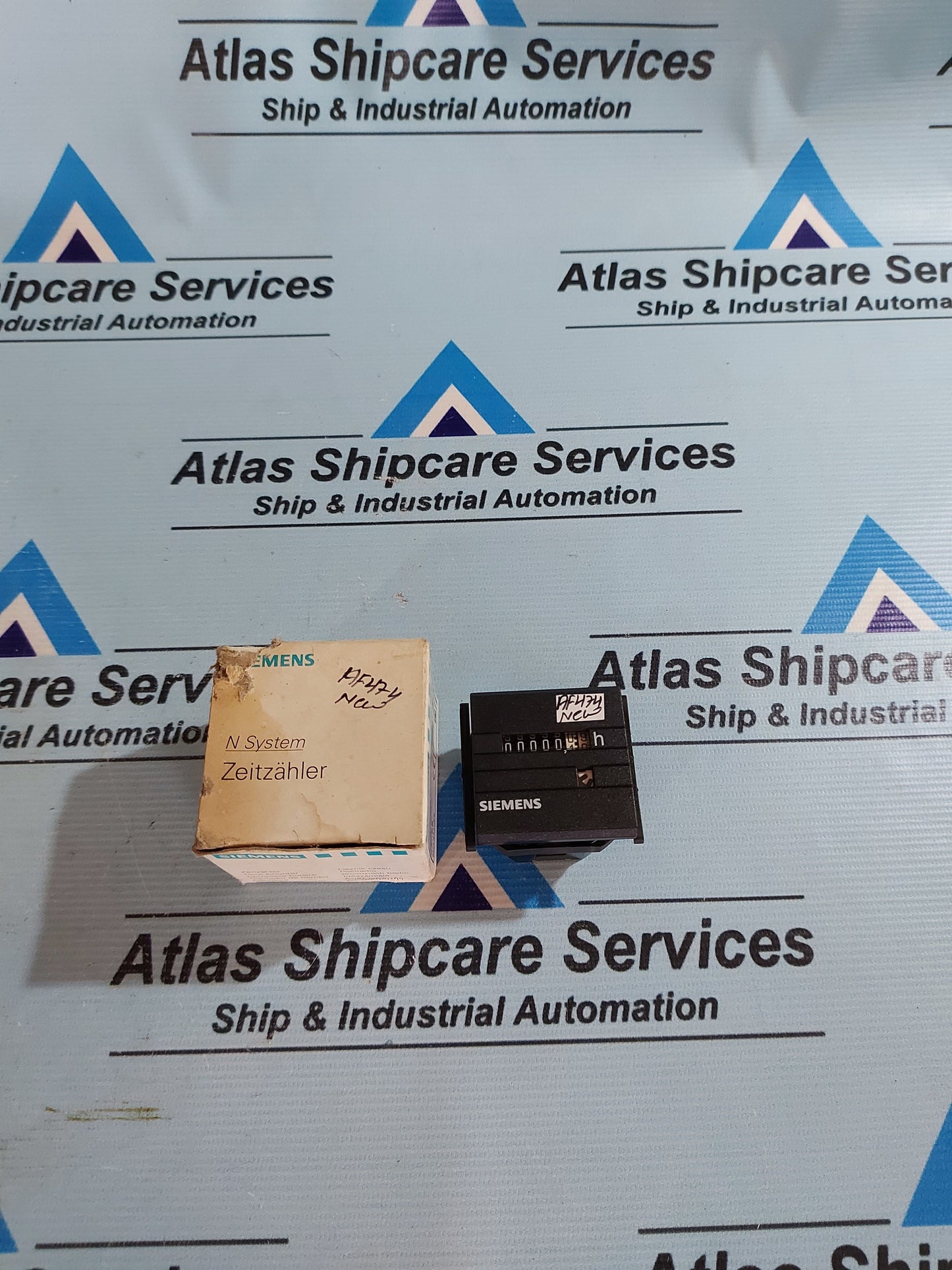 SIEMENS 7KT5 504 230VAC 60Hz TIME COUNTER