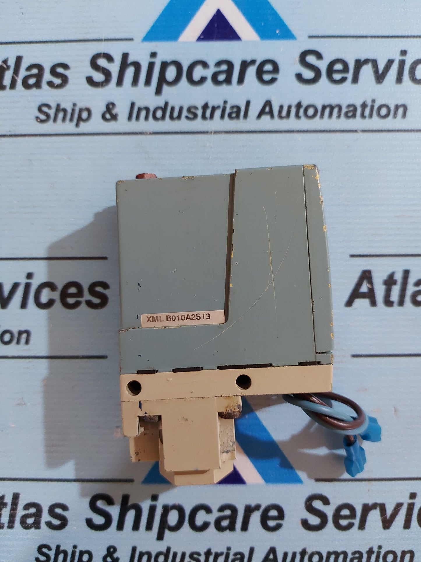 TELEMECANIQUE SQUARE D NAUTILUS XML B010A2S13 PRESSURE SWITCH