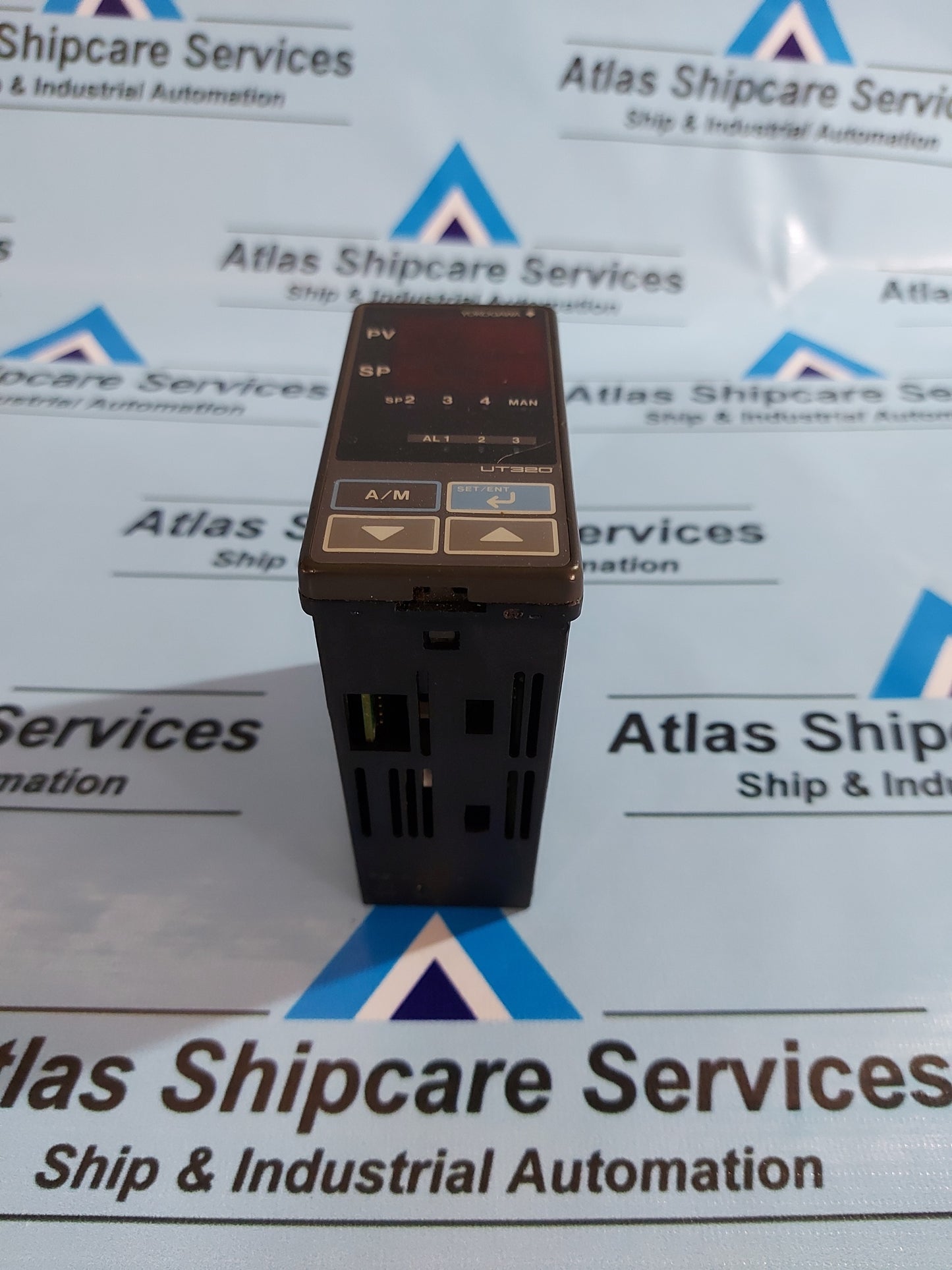 YOKOGAWA UT320-00 S3 TEMPERATURE CONTROLLER