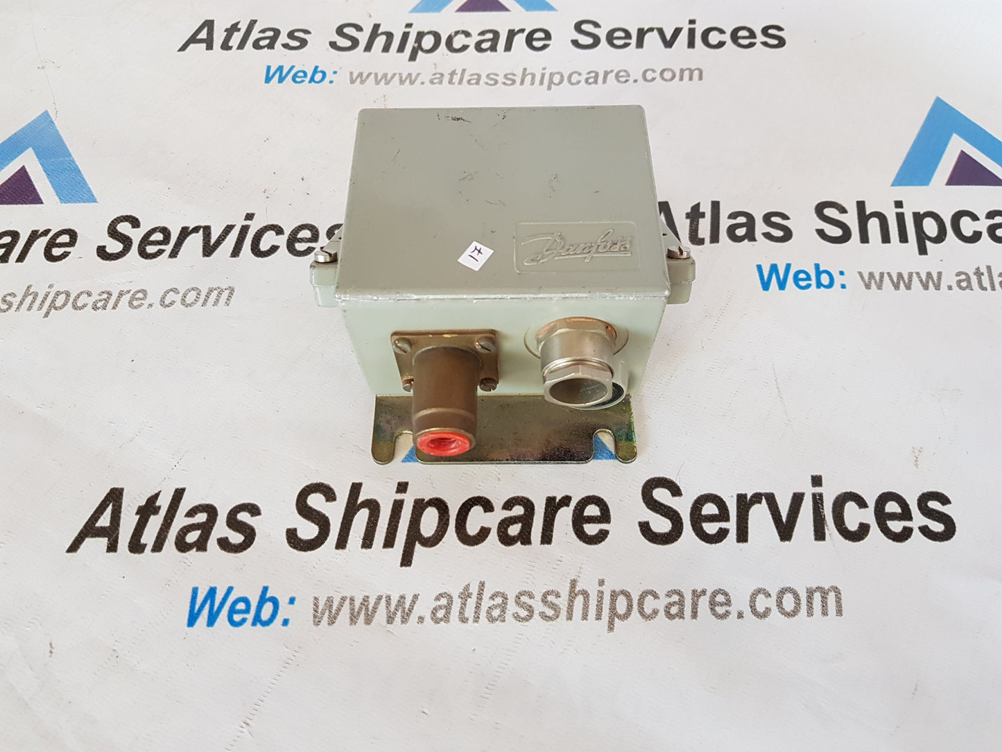 DANFOSS PRESSURE SWITCH & THERMOSTAT CAS 136