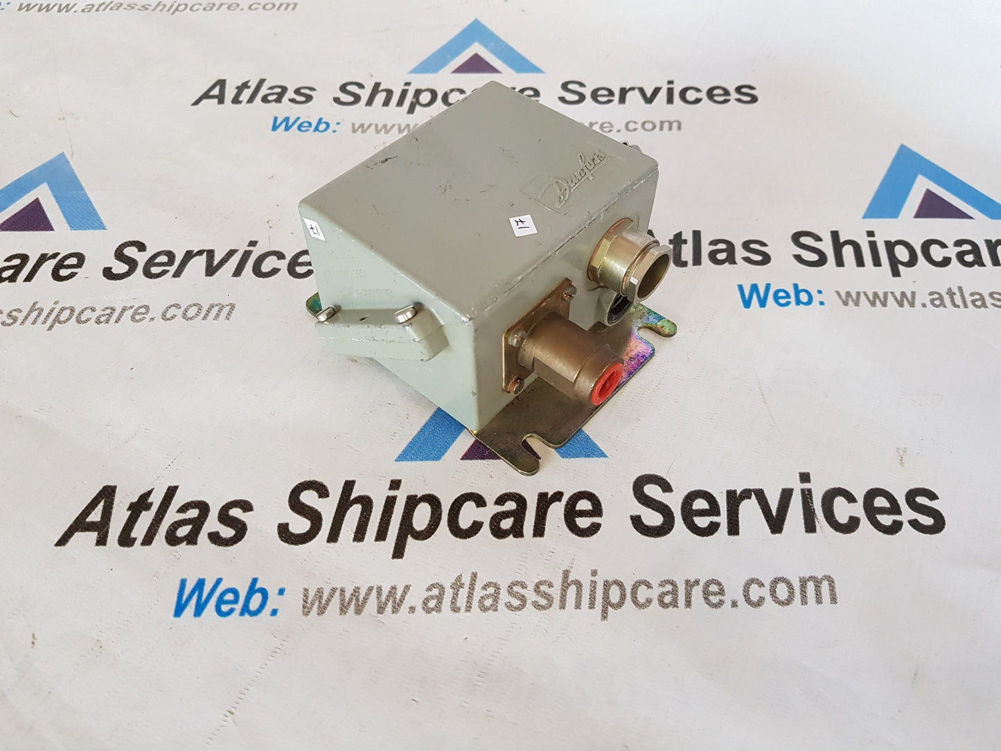 DANFOSS PRESSURE SWITCH & THERMOSTAT CAS 136