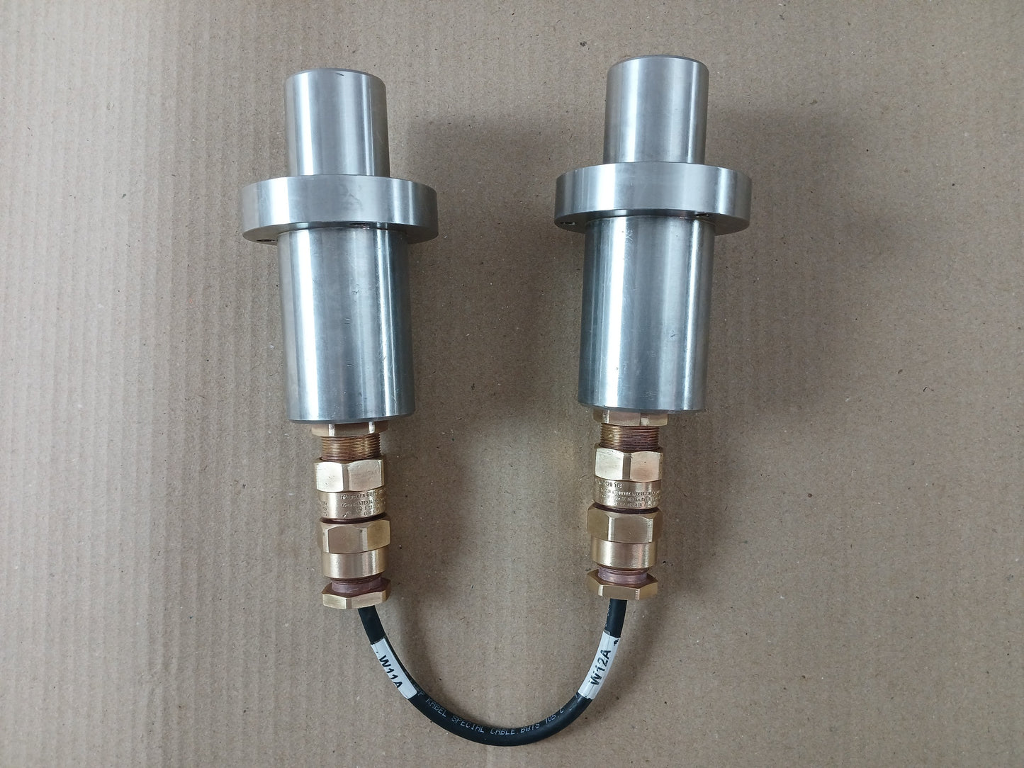 900794301#0 CA9317 CHANGEOVER VALVE WITH CALBE GLAND CA9318 -60'C TO +135'C