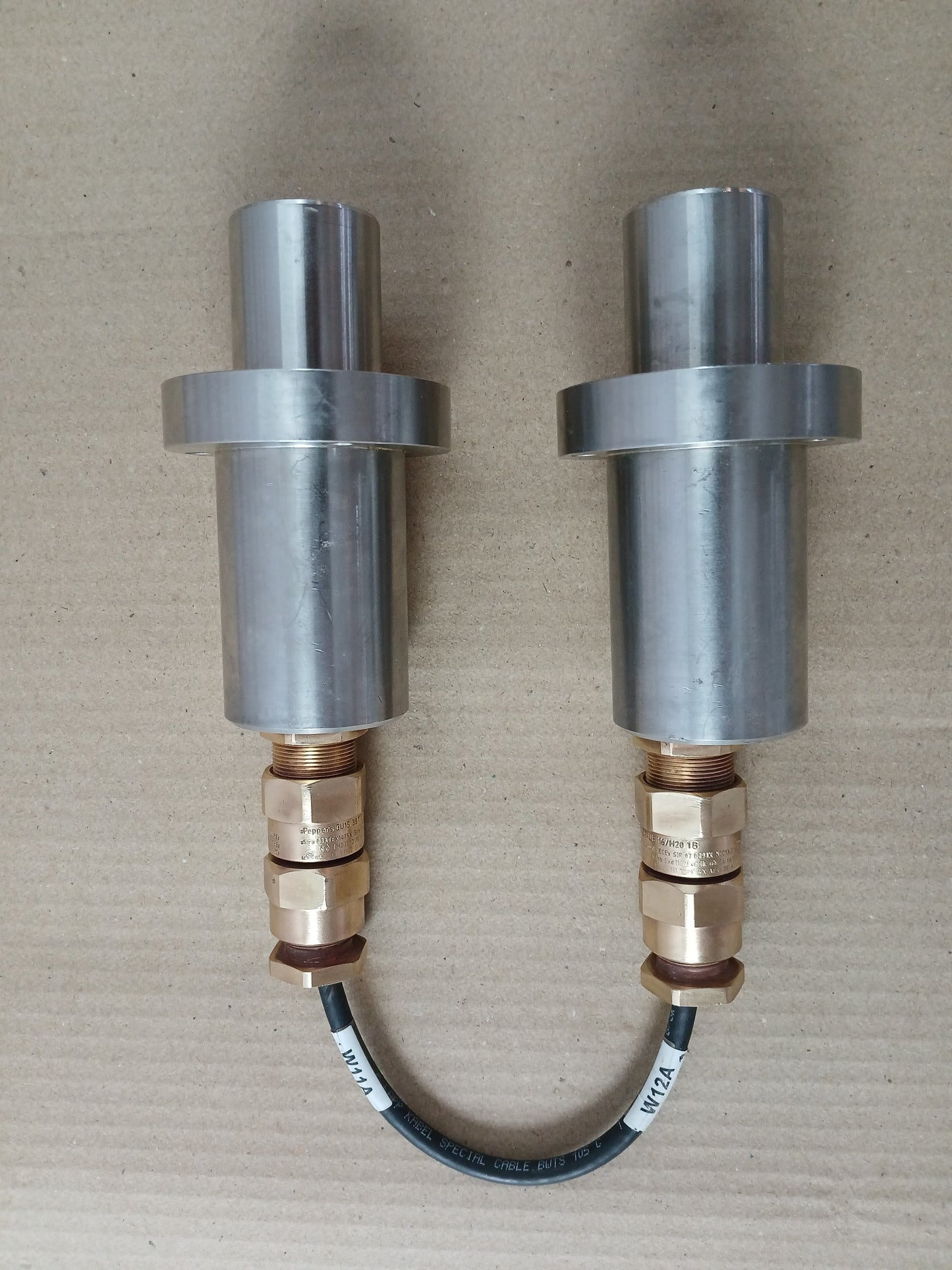 900794301#0 CA9317 CHANGEOVER VALVE WITH CALBE GLAND CA9318 -60'C TO +135'C