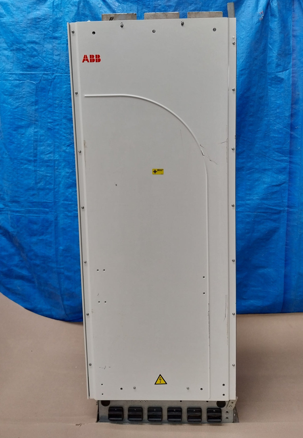 ABB ACS800-04-0320-5+C189+E208+E210+J400+K454+L509+N651-P901 VFD FREQUENCY DRIVE