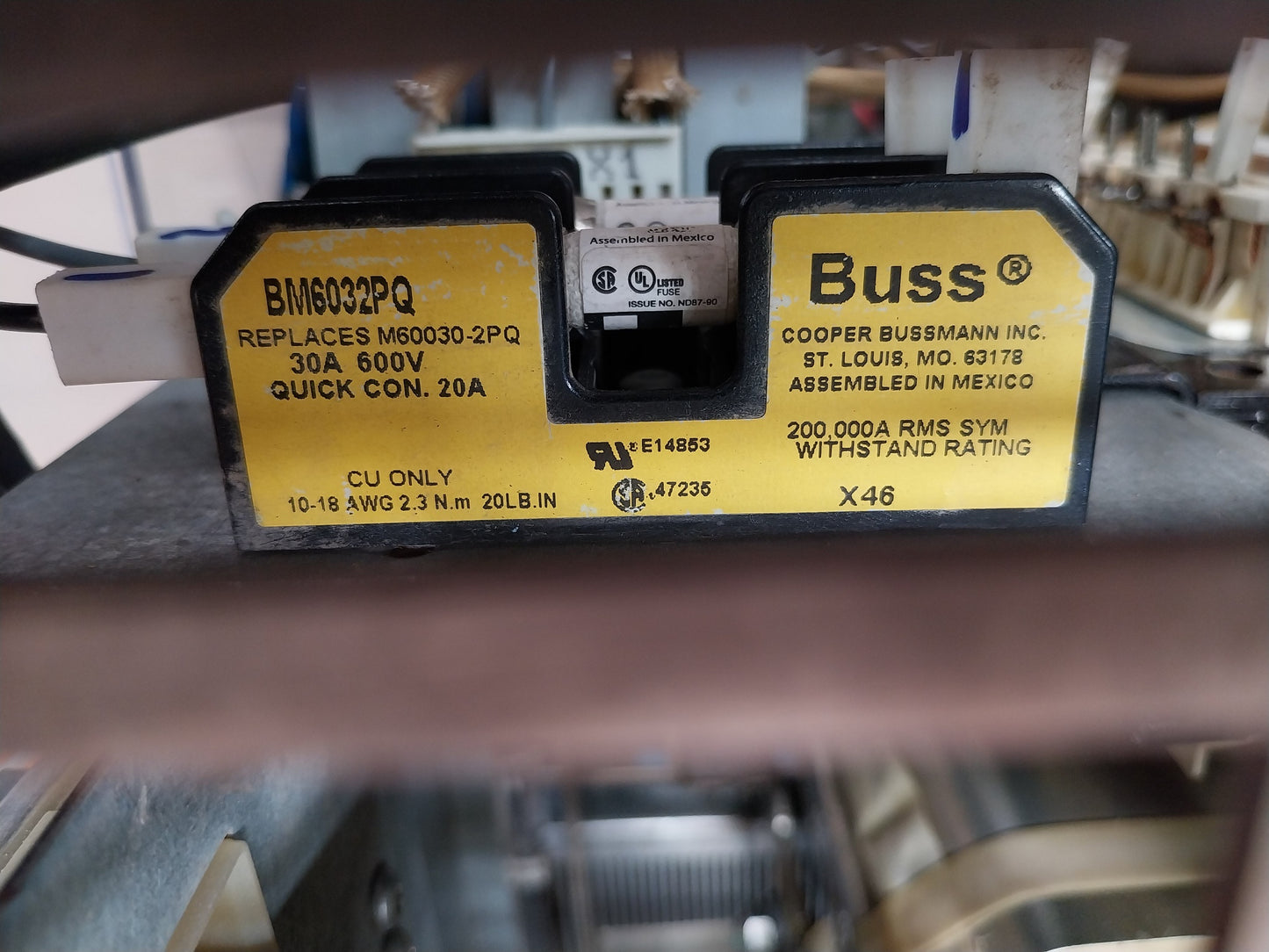 ABB ACS800-04-0320-5+C189+E208+E210+J400+K454+L509+N651-P901 VFD FREQUENCY DRIVE