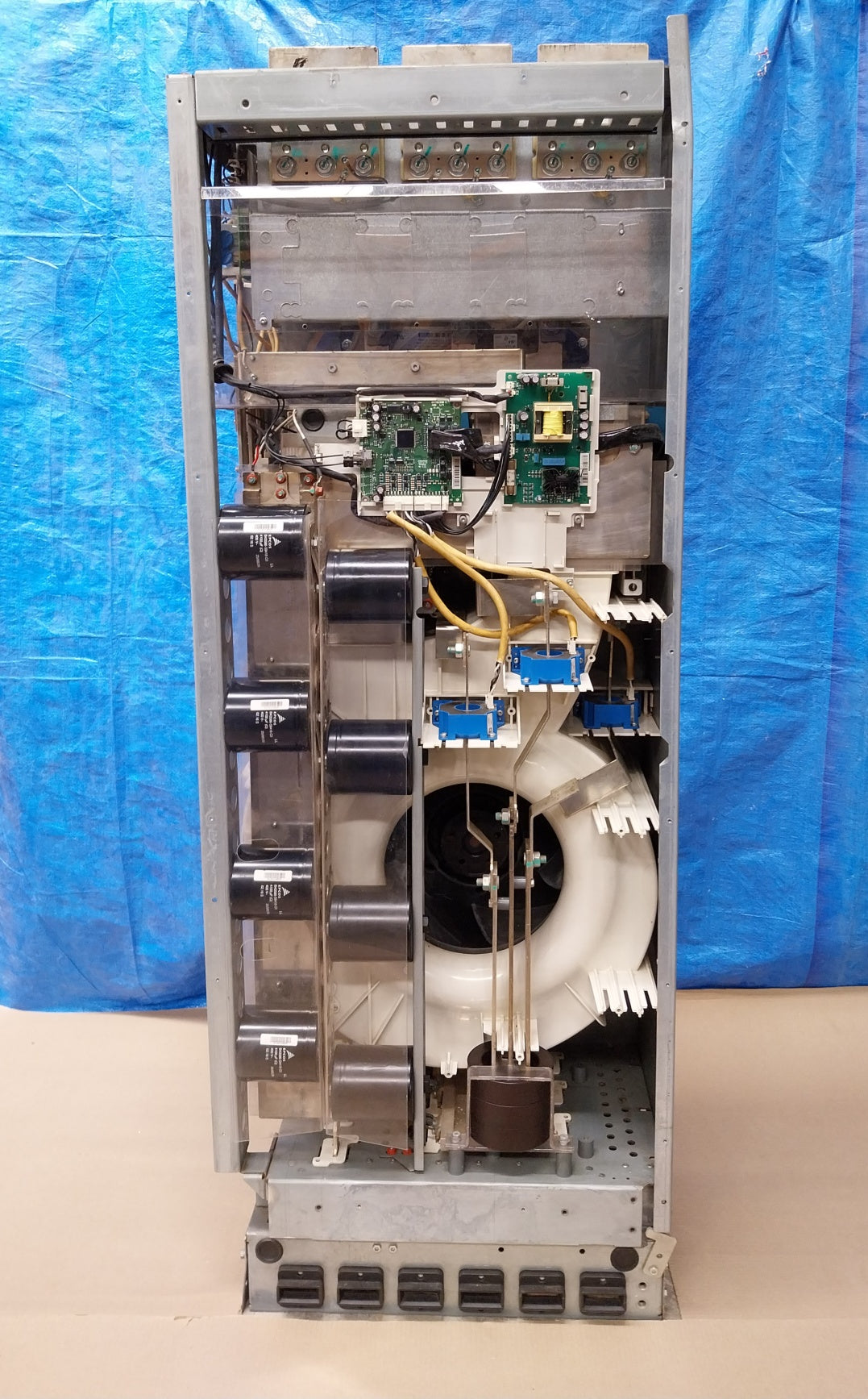 ABB ACS800-04-0320-5+C189+E208+E210+J400+K454+L509+N651-P901 VFD FREQUENCY DRIVE