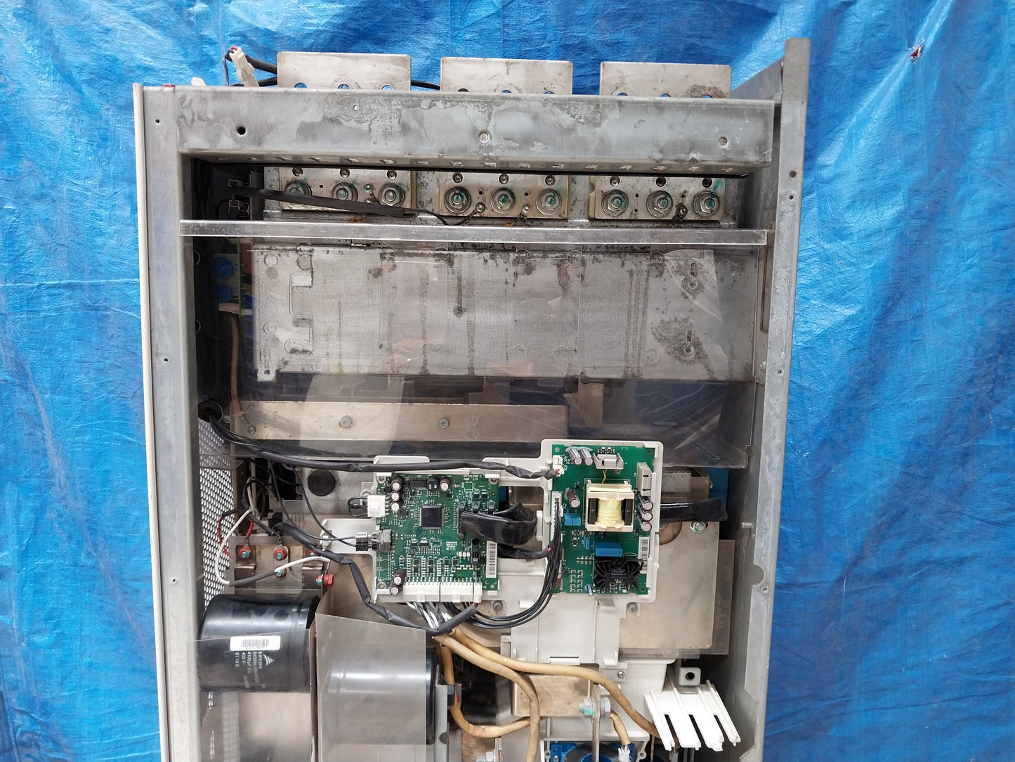 ABB ACS800-04-0320-5+C189+E208+E210+J400+K454+L509+N651+P901 VFD FREQUENCY DRIVE