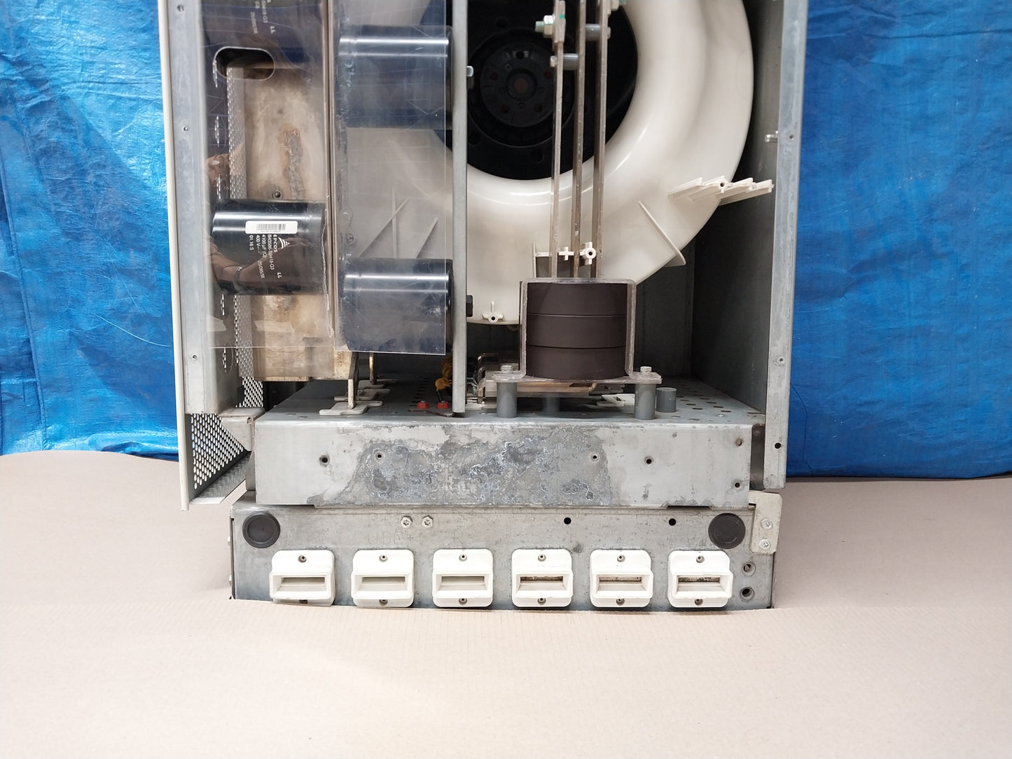 ABB ACS800-04-0320-5+C189+E208+E210+J400+K454+L509+N651+P901 VFD FREQUENCY DRIVE