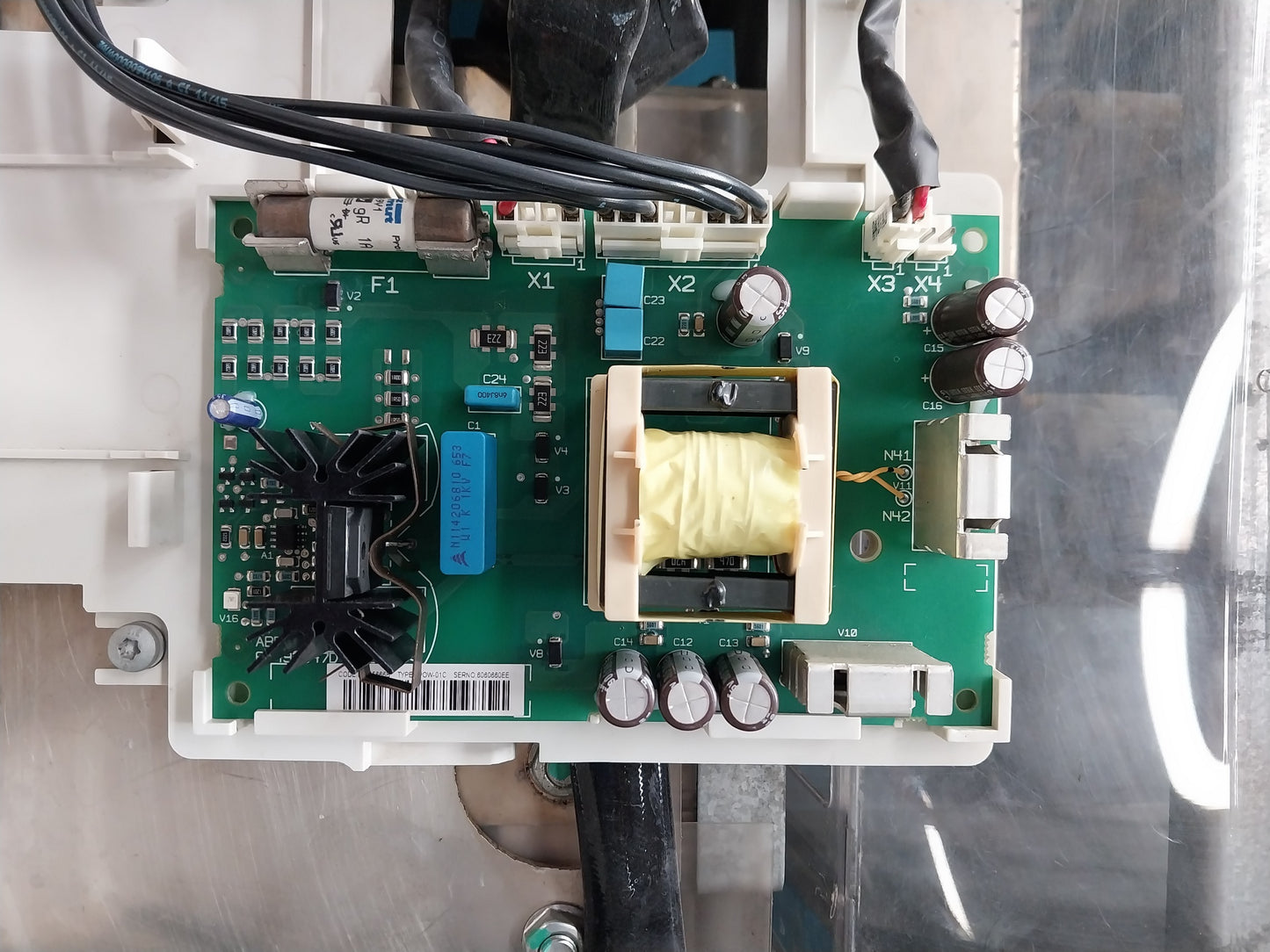 ABB ACS800-04-0320-5+C189+E208+E210+J400+K454+L509+N651+P901 VFD FREQUENCY DRIVE