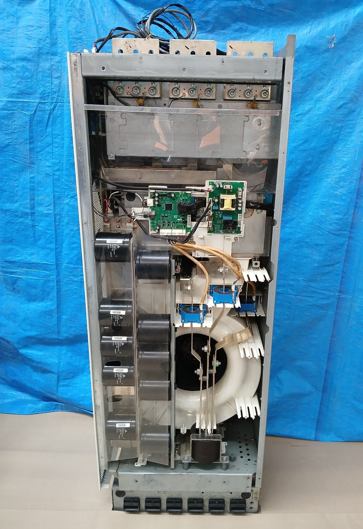 ABB ACS800-04-0400-5+C189+E208+E210+J400+K454+L509+N651+P901 VFD FREQUENCY DRIVE