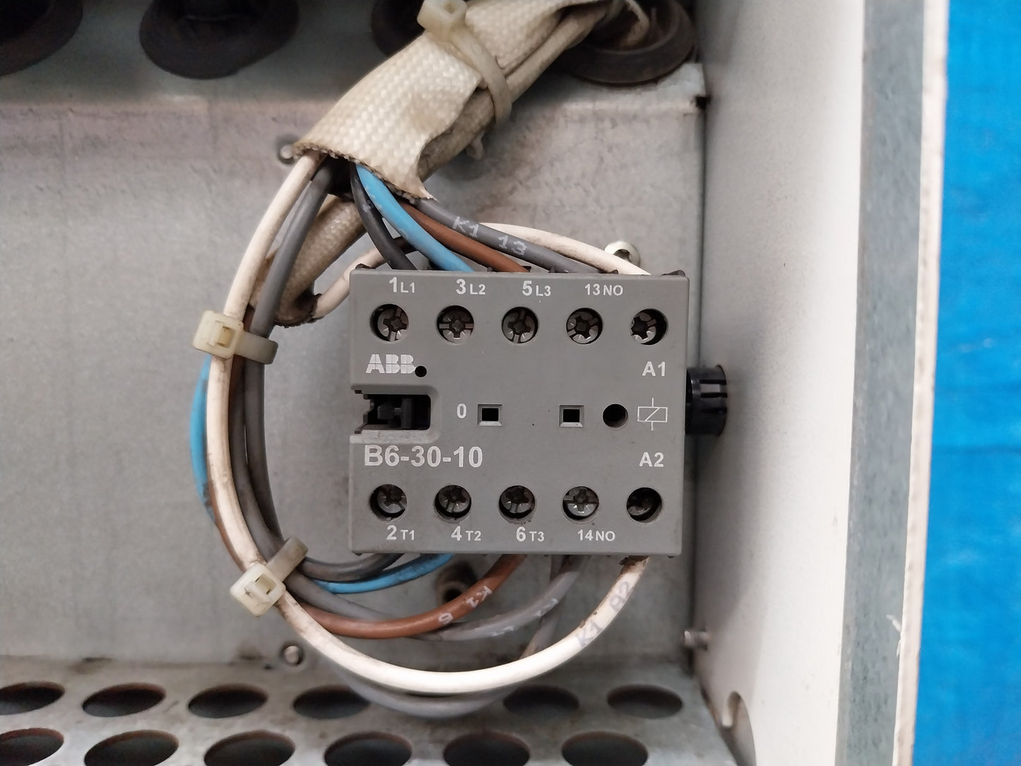 ABB ACS800-104-0320-7+E205+V991 INVERTER 300 Hz