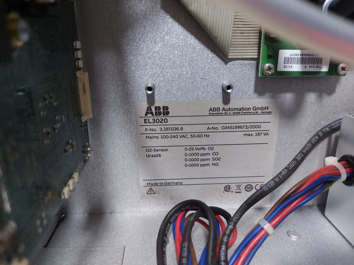 ABB EL3020 GAS ANALYZER 100-240VAC 2.2A