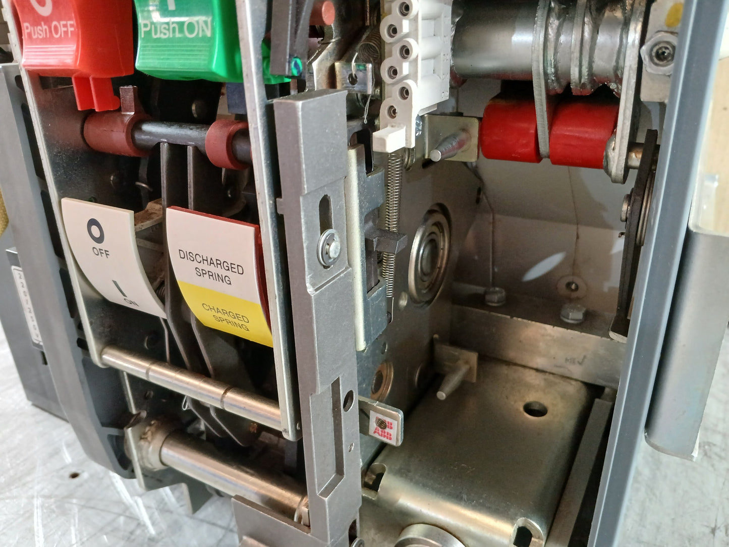 ABB SACE Emax SACE PR122/P-LSIG LOW-VOLTAGE AIR CIRCUIT BREAKER 800A 690V