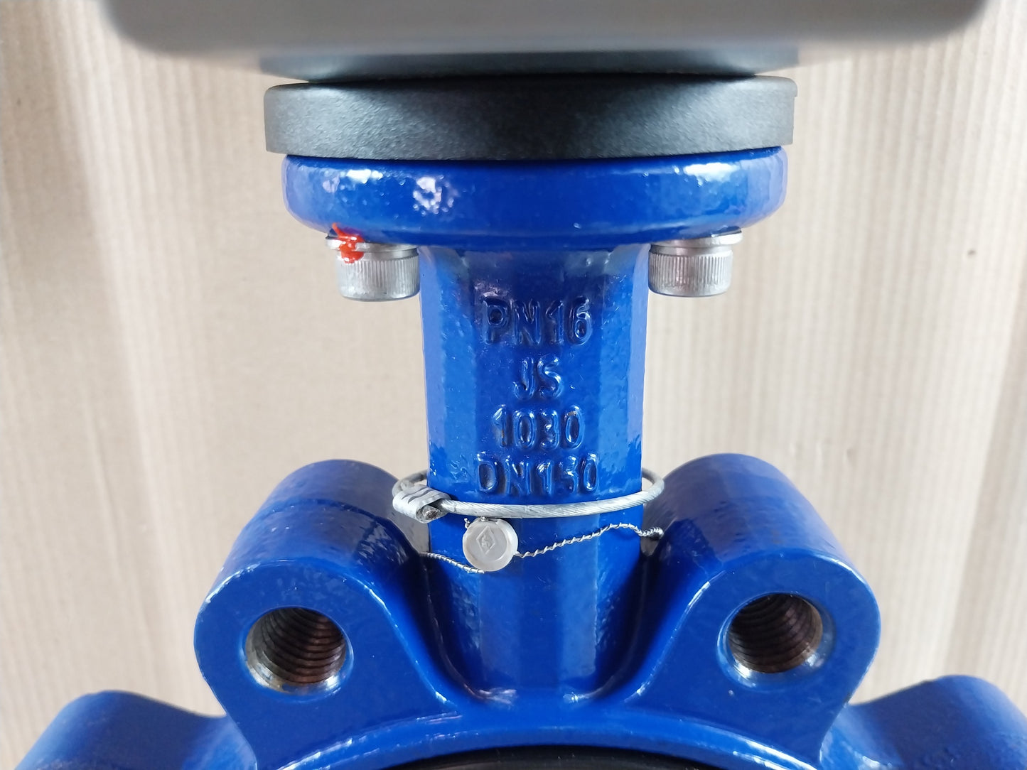 AIR TORQUE DR00100U AL ACTUATOR WITH BUTTER FLY VALVE