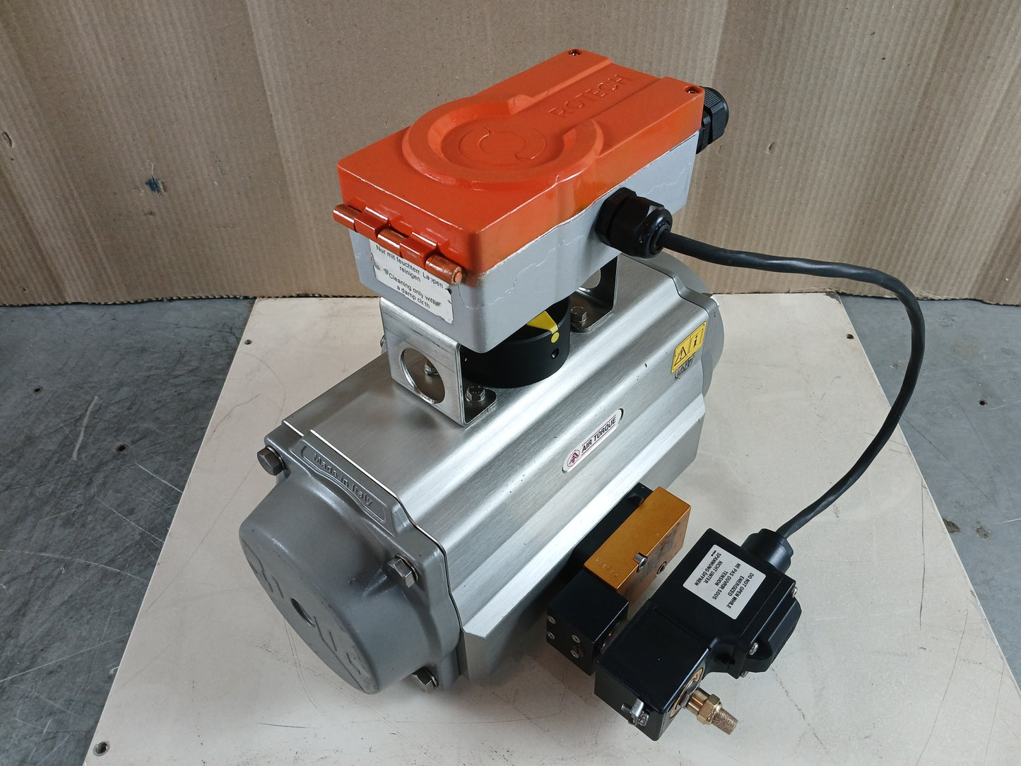 AIR TORQUE DR00220U AZL PNEUMATIC ACTUATOR