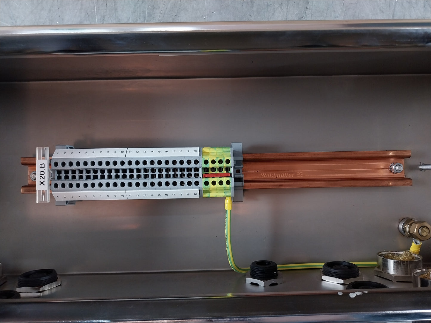 ALFA LAVAL COOPER CROUSE-HINDS XCL CONTROL PANEL ENCLOSURE IP66 690V 6mm2