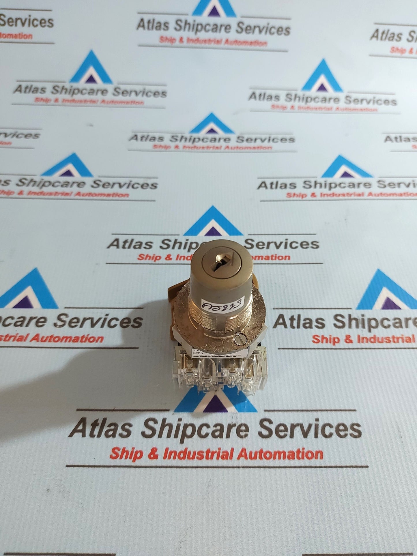ALLEN-BRADLEY 800T-H33A NON-ILLUMINATED SELECTOR SWITCH