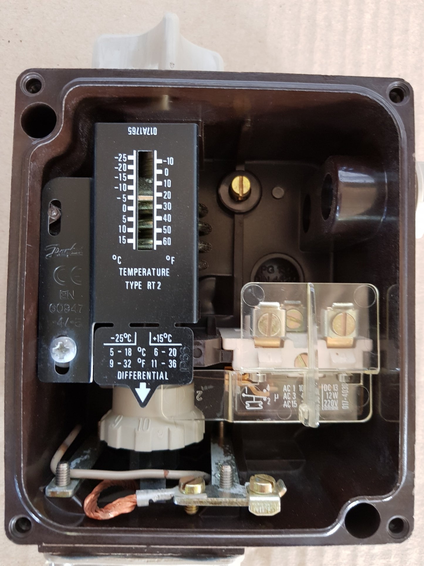 DANFOSS RT2 TEPERATURE SWITCH