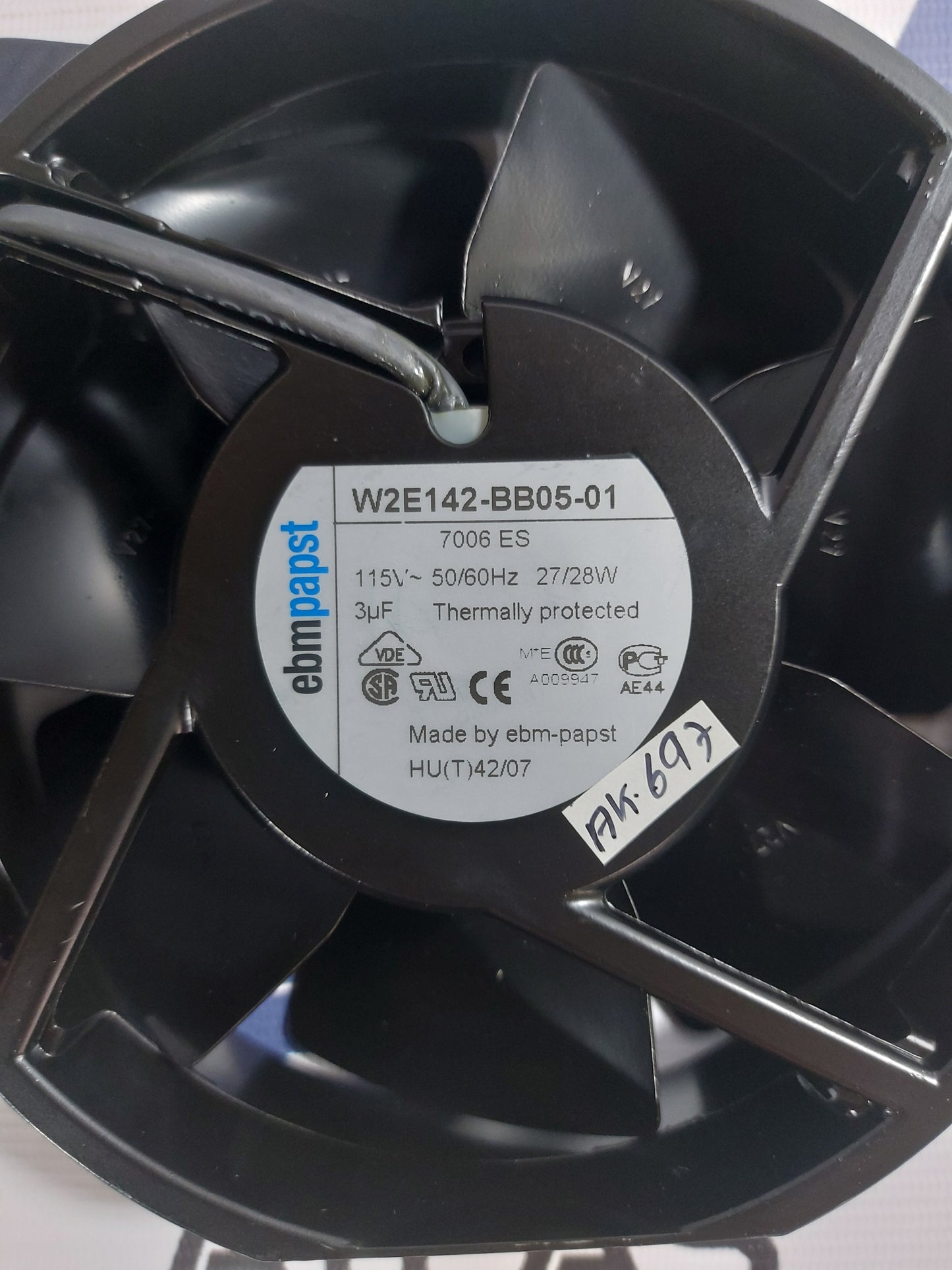 EBMPAPST W2E142-BB05-01 AXIAL COOLING FAN 115V~ 27/28W