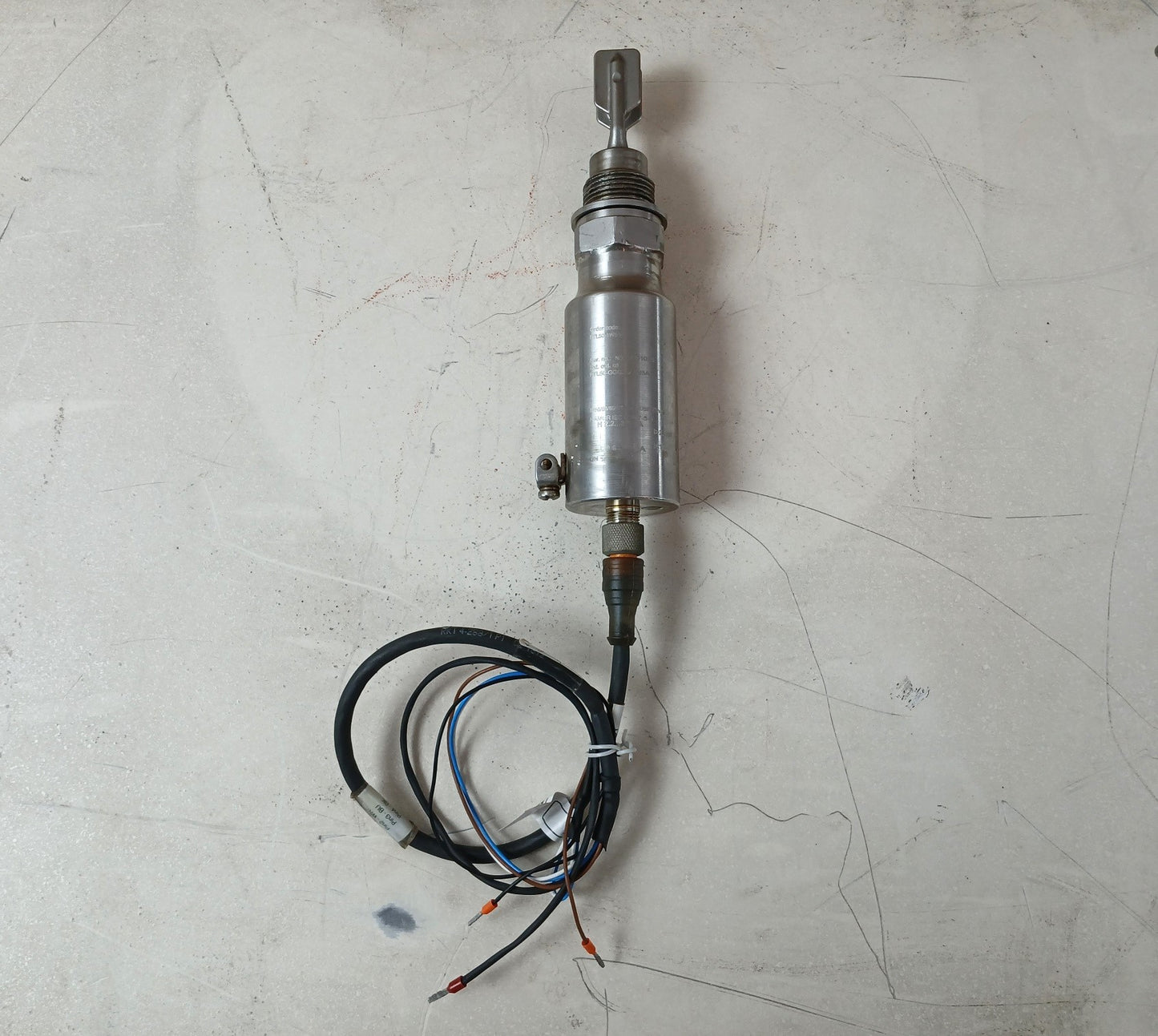 ENDRESS+HAUSER FTL50-GGQ2AA8N3A VIBRONIC POINT LEVEL DETECTOR 0.55 METER 64 BAR