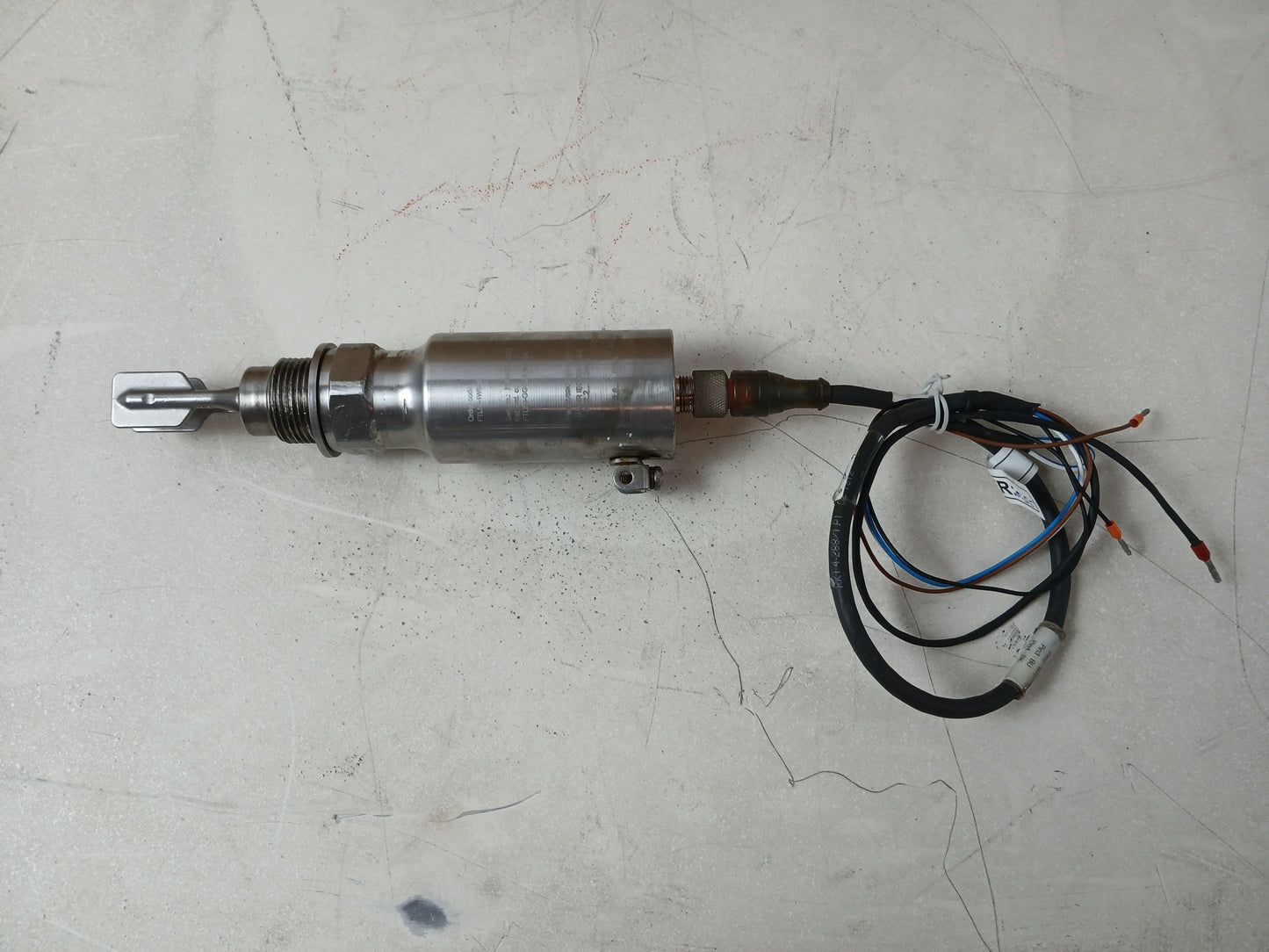 ENDRESS+HAUSER FTL50-GGQ2AA8N3A VIBRONIC POINT LEVEL DETECTOR 0.55 METER 64 BAR