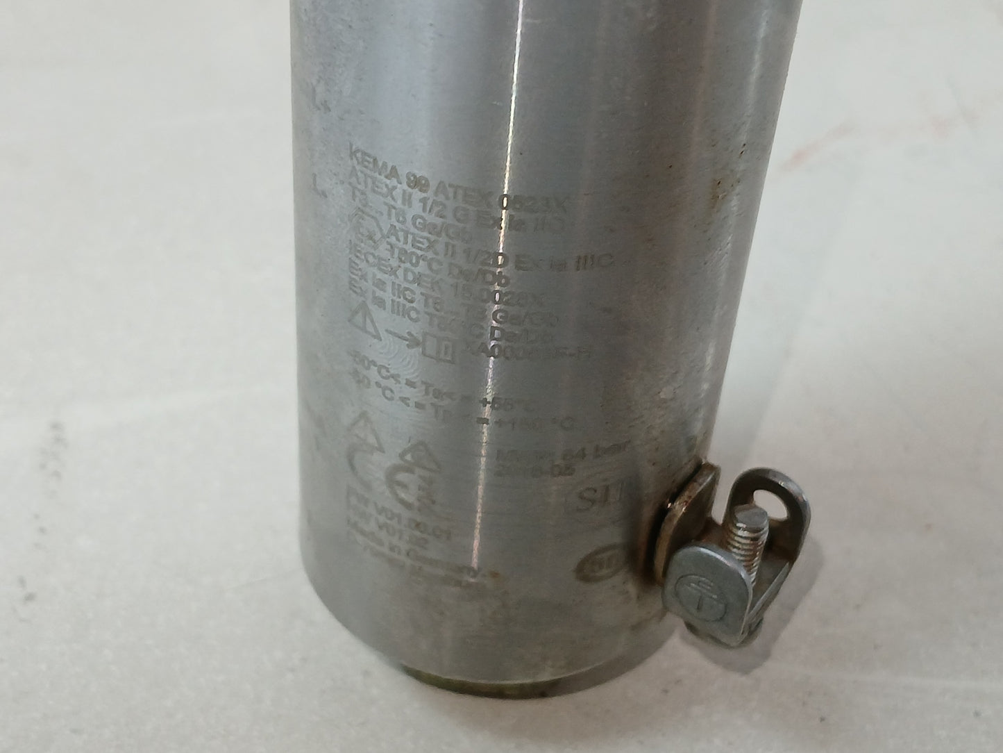 ENDRESS+HAUSER FTL50-GGQ2AA8N3A VIBRONIC POINT LEVEL DETECTOR 0.55 METER 64 BAR