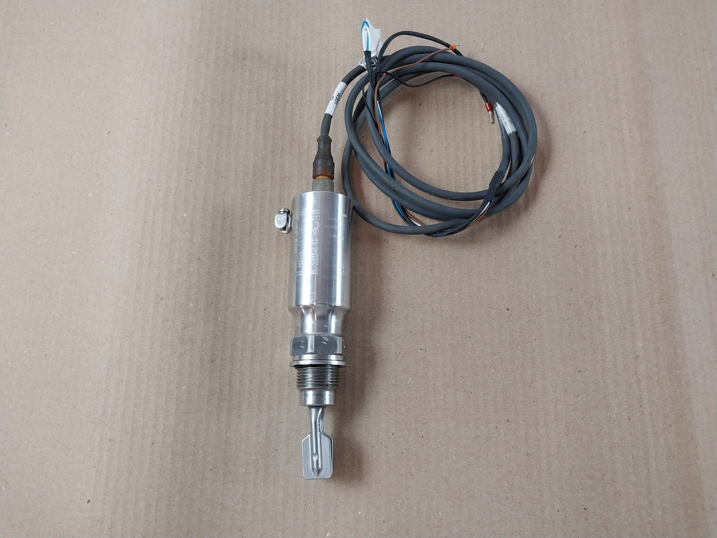 ENDRESS+HAUSER FTL50-GGQ2AA8N3A VIBRONIC POINT LEVEL DETECTOR 1.7 METER 64 BAR