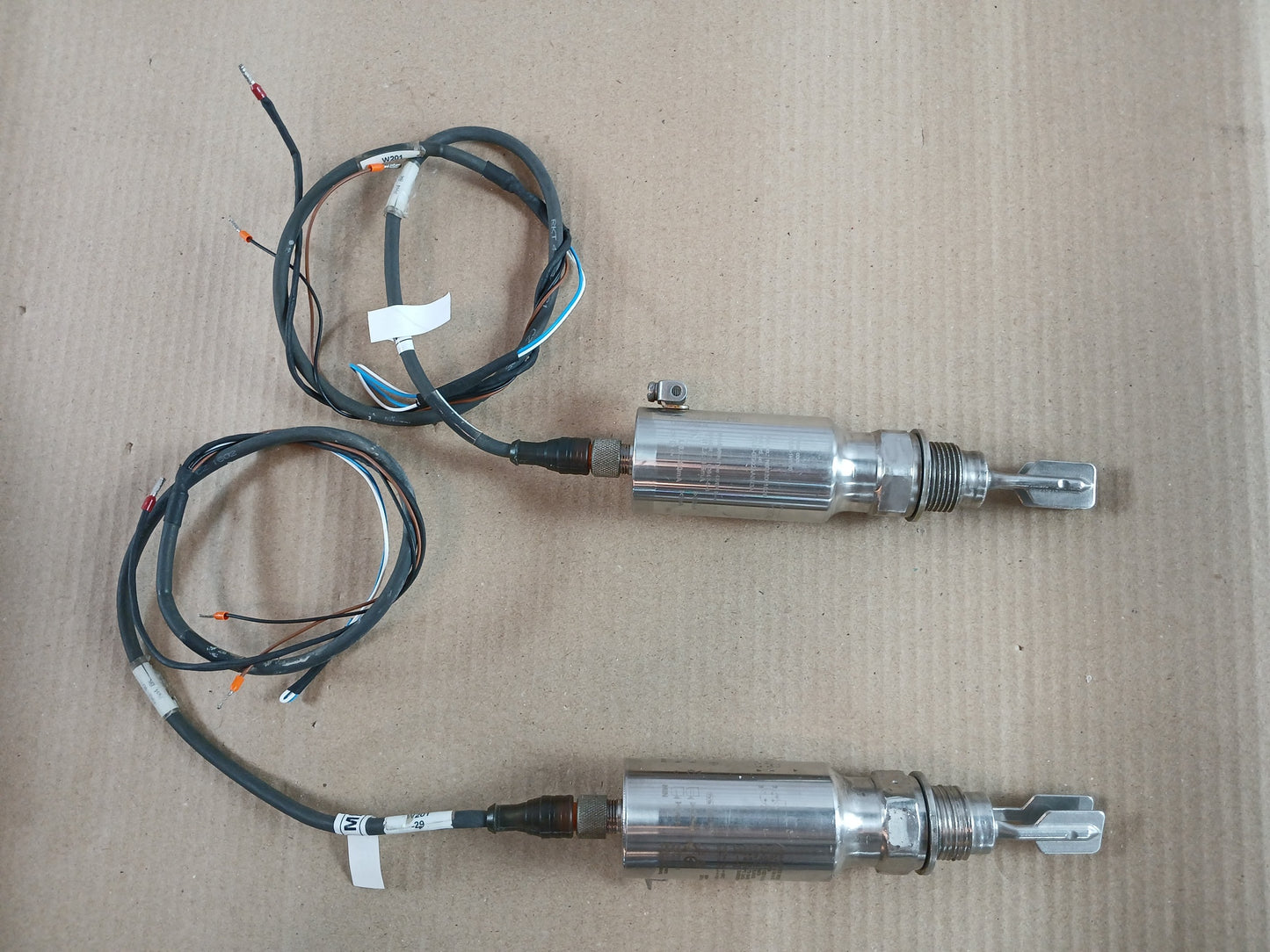 ENDRESS+HAUSER FTL50-GGQ2AA8N3A VIBRONIC POINT LEVEL DETECTOR 0.6 METER 64 BAR