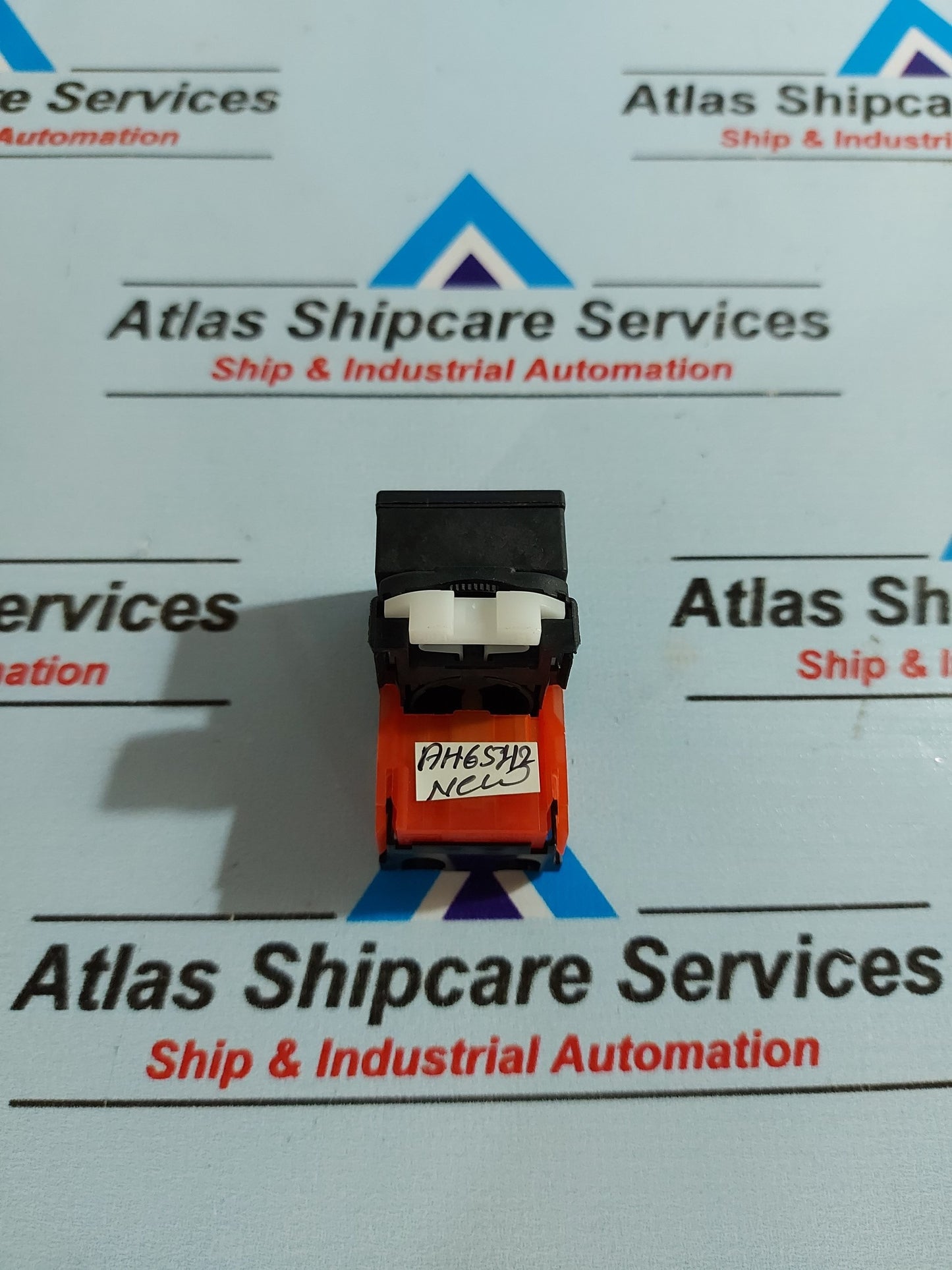 FUJI ELECTRIC AG28F0S SQUARE COMMAND PUSH BUTTON SWITCH