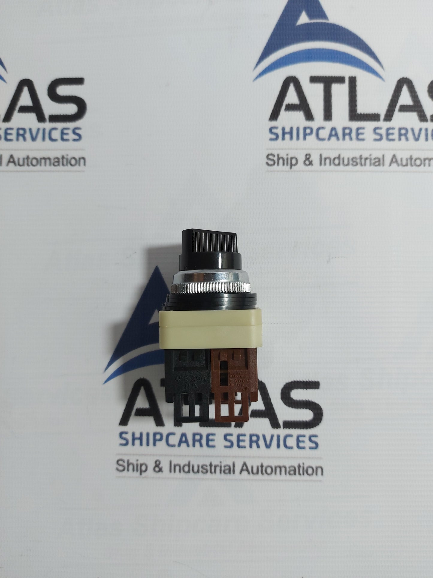 FUJI ELECTRIC AH30-P2 PUSHBUTTON COMMAND SWITCH 41-10896