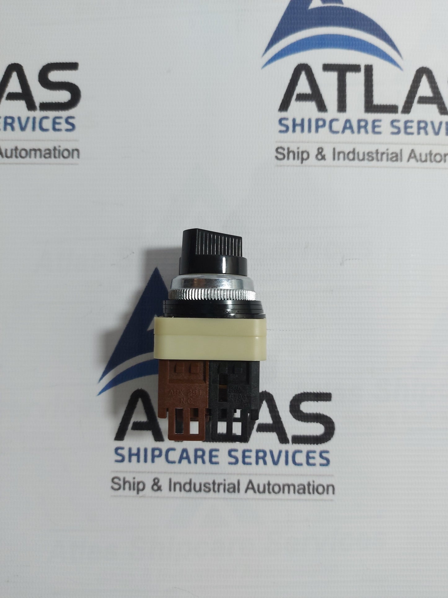 FUJI ELECTRIC AH30-P2 PUSHBUTTON COMMAND SWITCH 41-10896